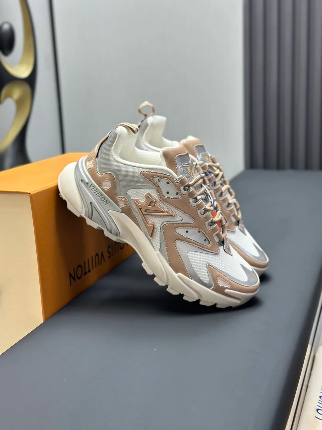 Men's Sneakers LOUIS VUITTON 18211993