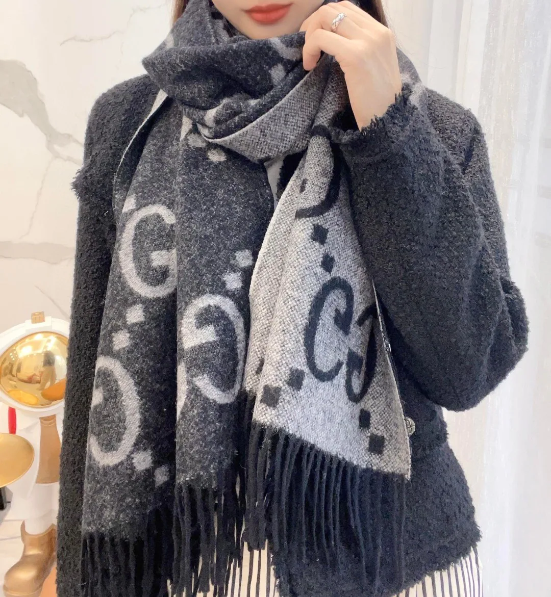 Scarves GUCCI 18105470