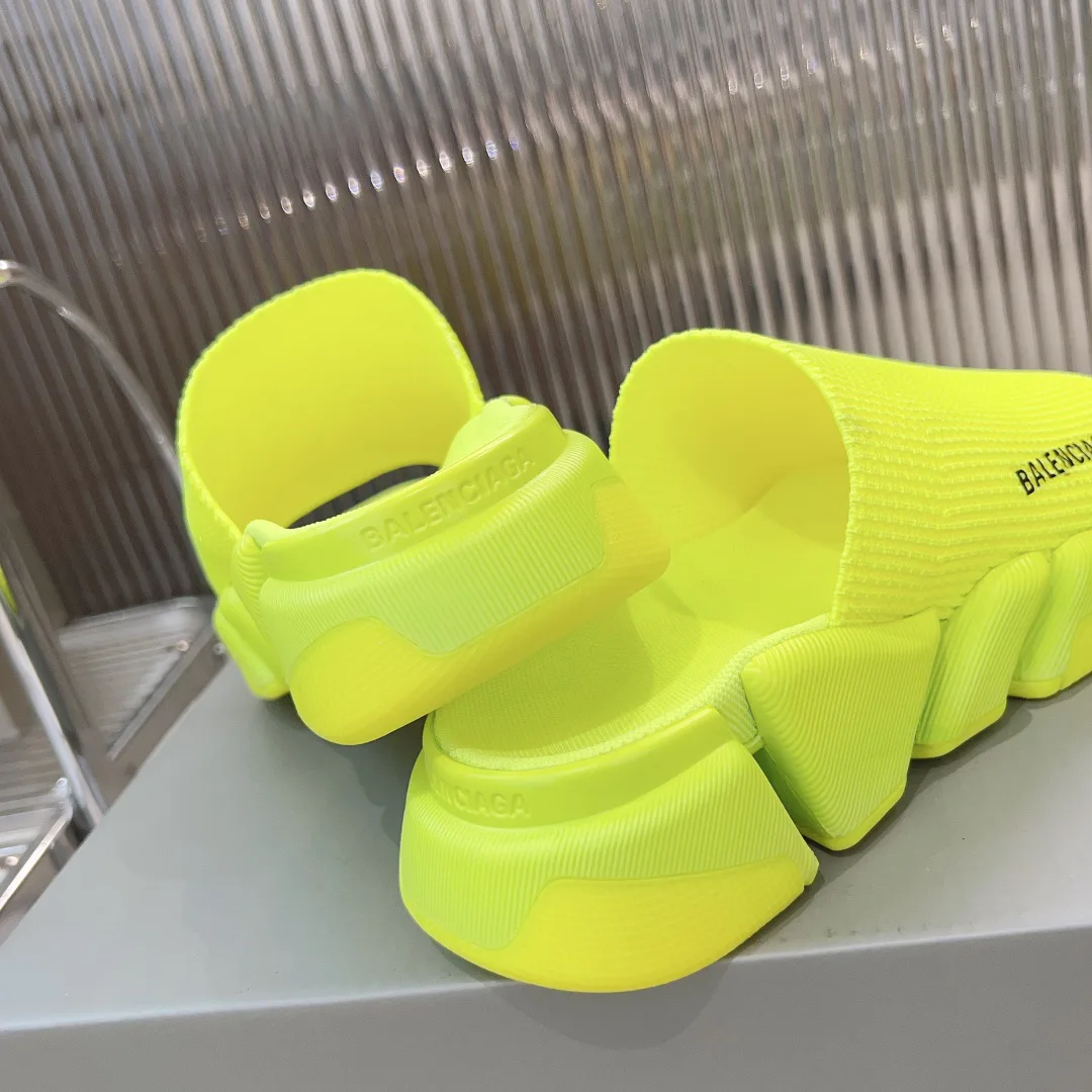 Women's Flip-Flops BALENCIAGA 17182660