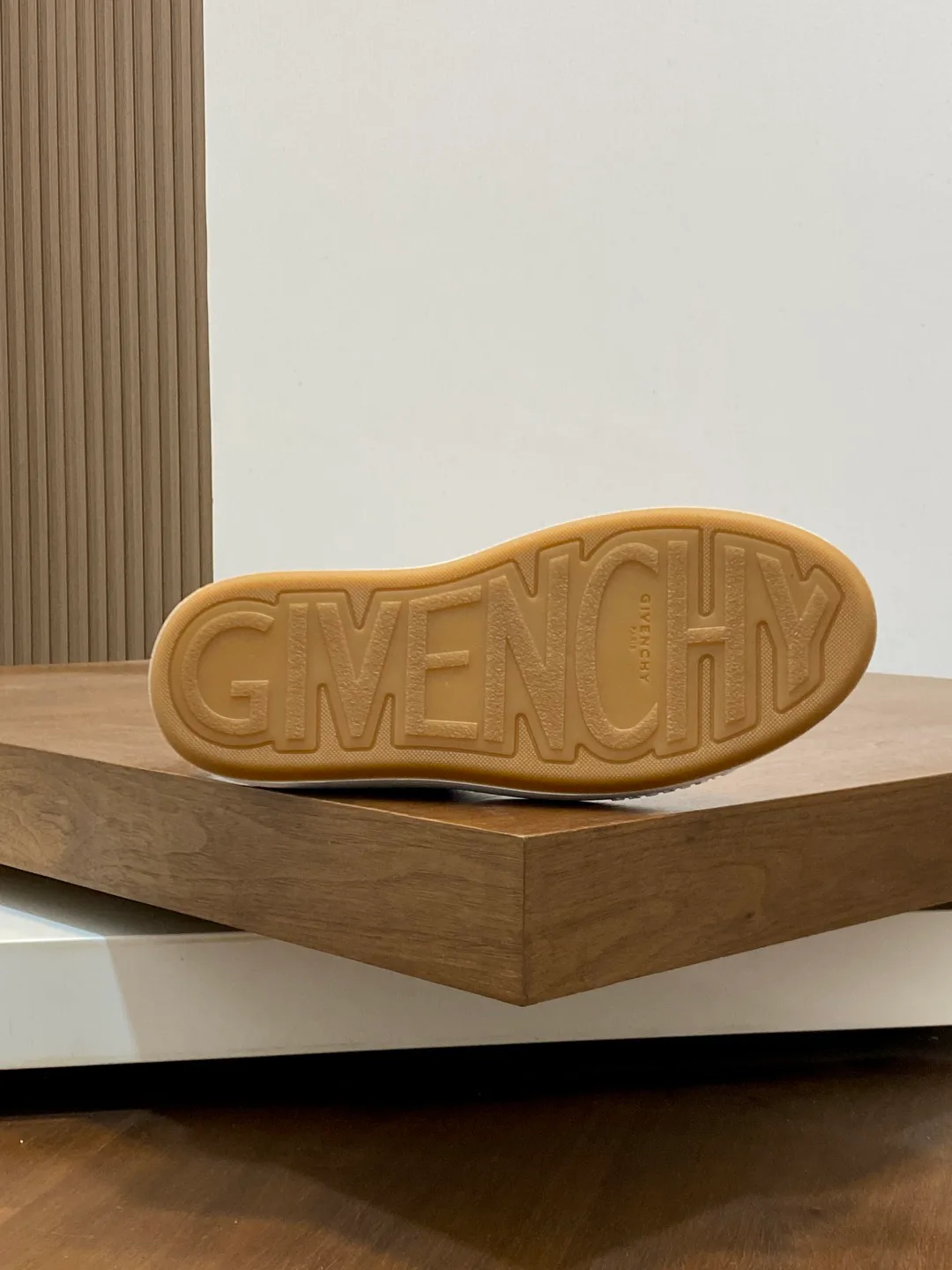 Men's Sneakers GIVENCHY 18449132