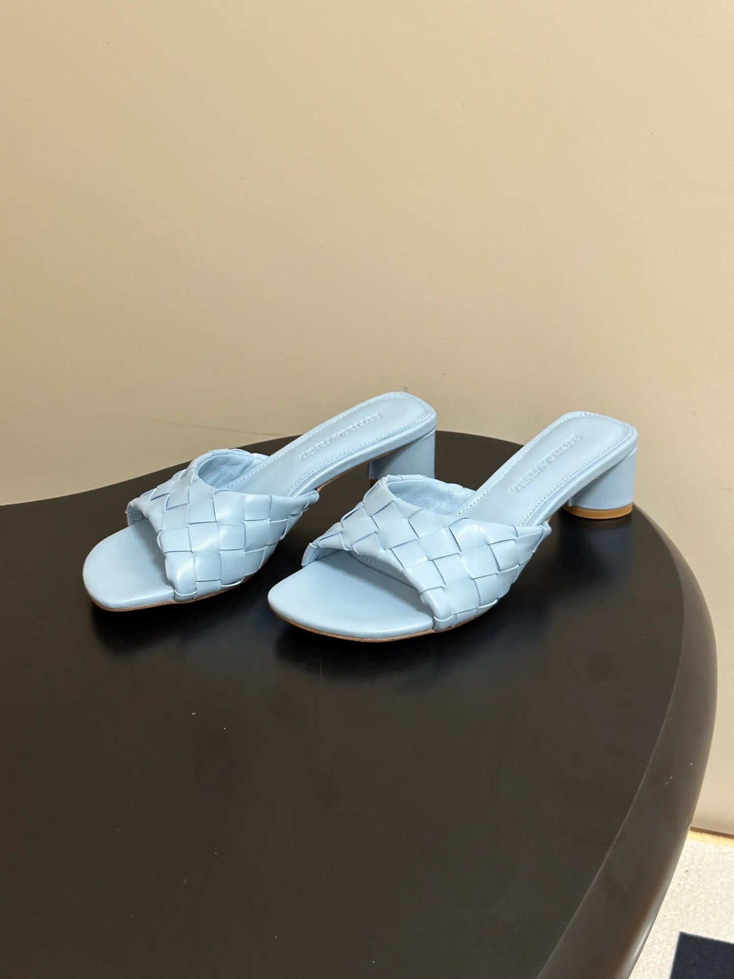Women's Mules And Clogs BOTTEGA VENETA 17480761
