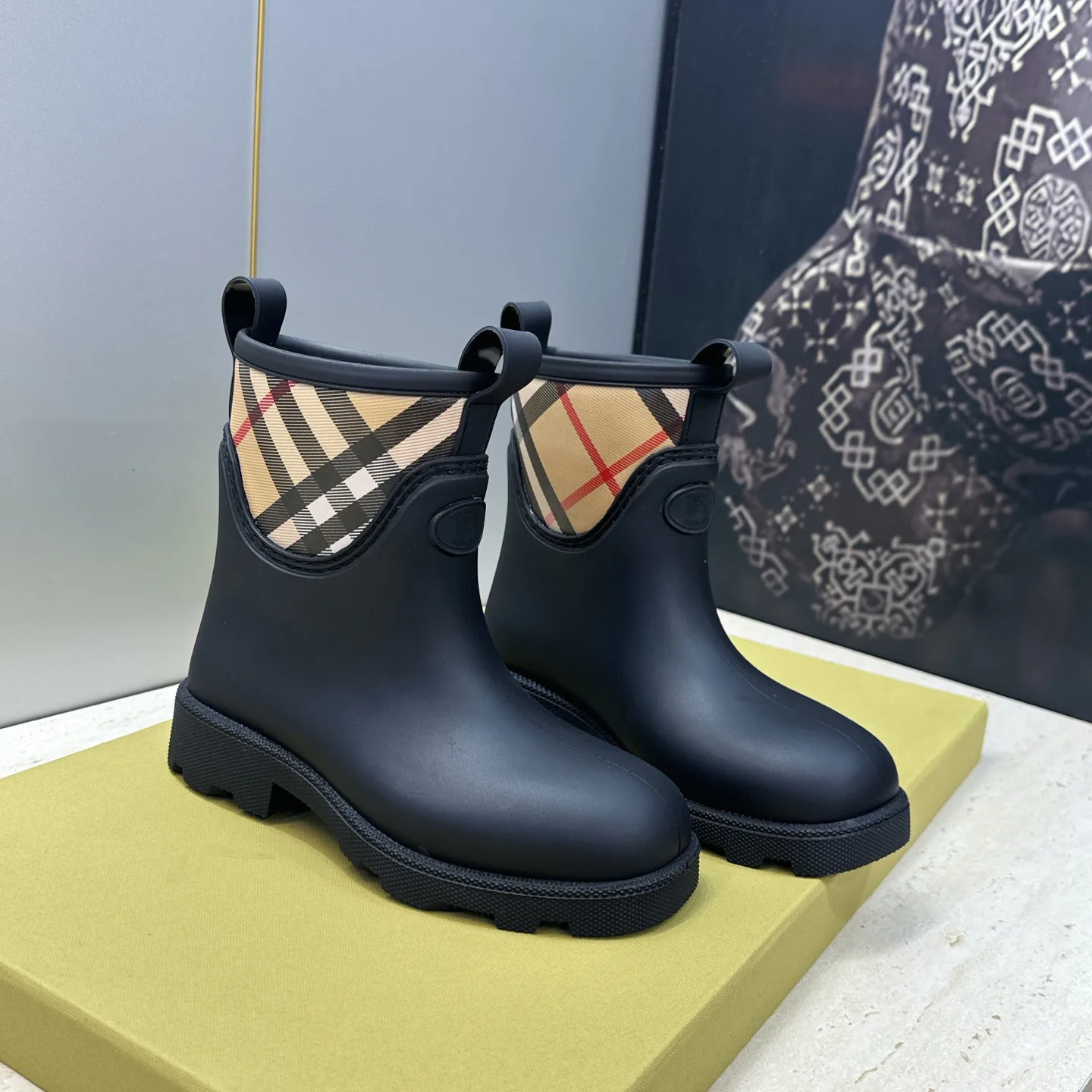 Women's Boots BURBERRY 18235848