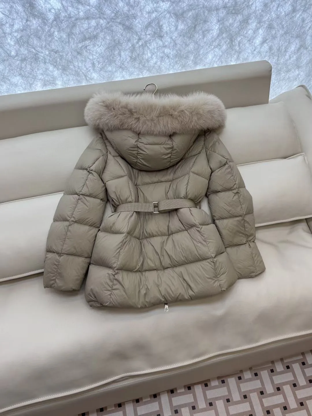 Women's Jackets And Down Jackets BURBERRY 18043117