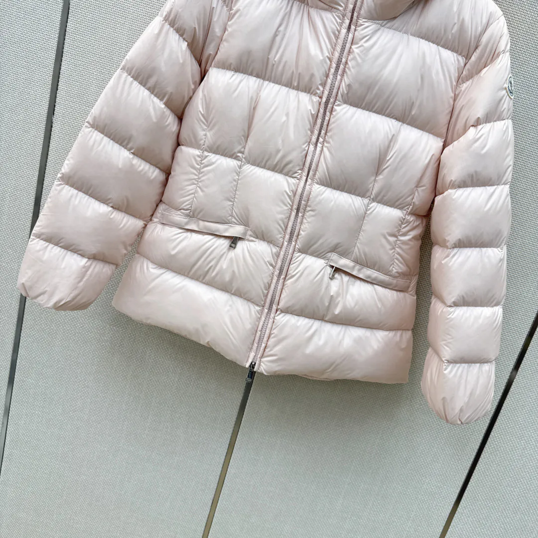 Women's Jackets And Down Jackets MONCLER 18225560