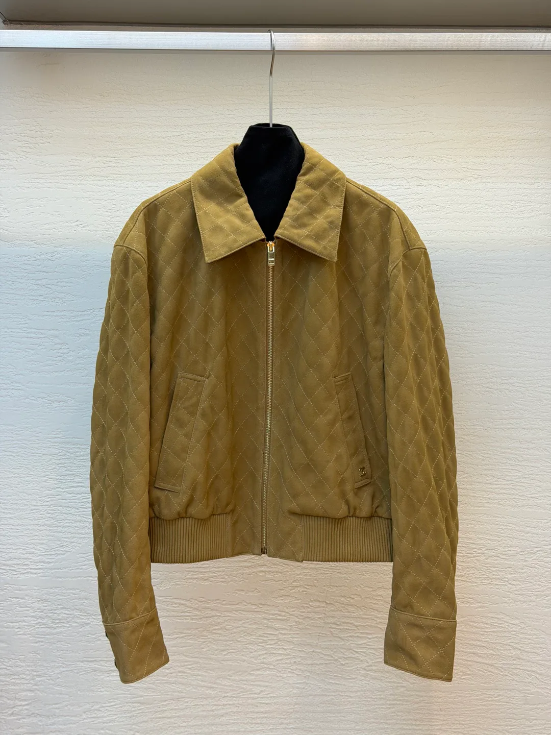 Women's Leather Jackets And Sheepskin Coats CHANEL 18047051