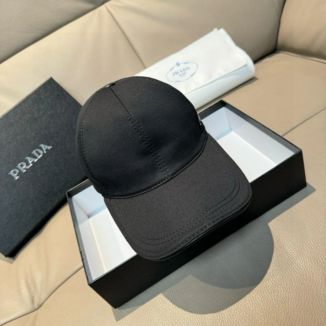 Hats PRADA 17515248