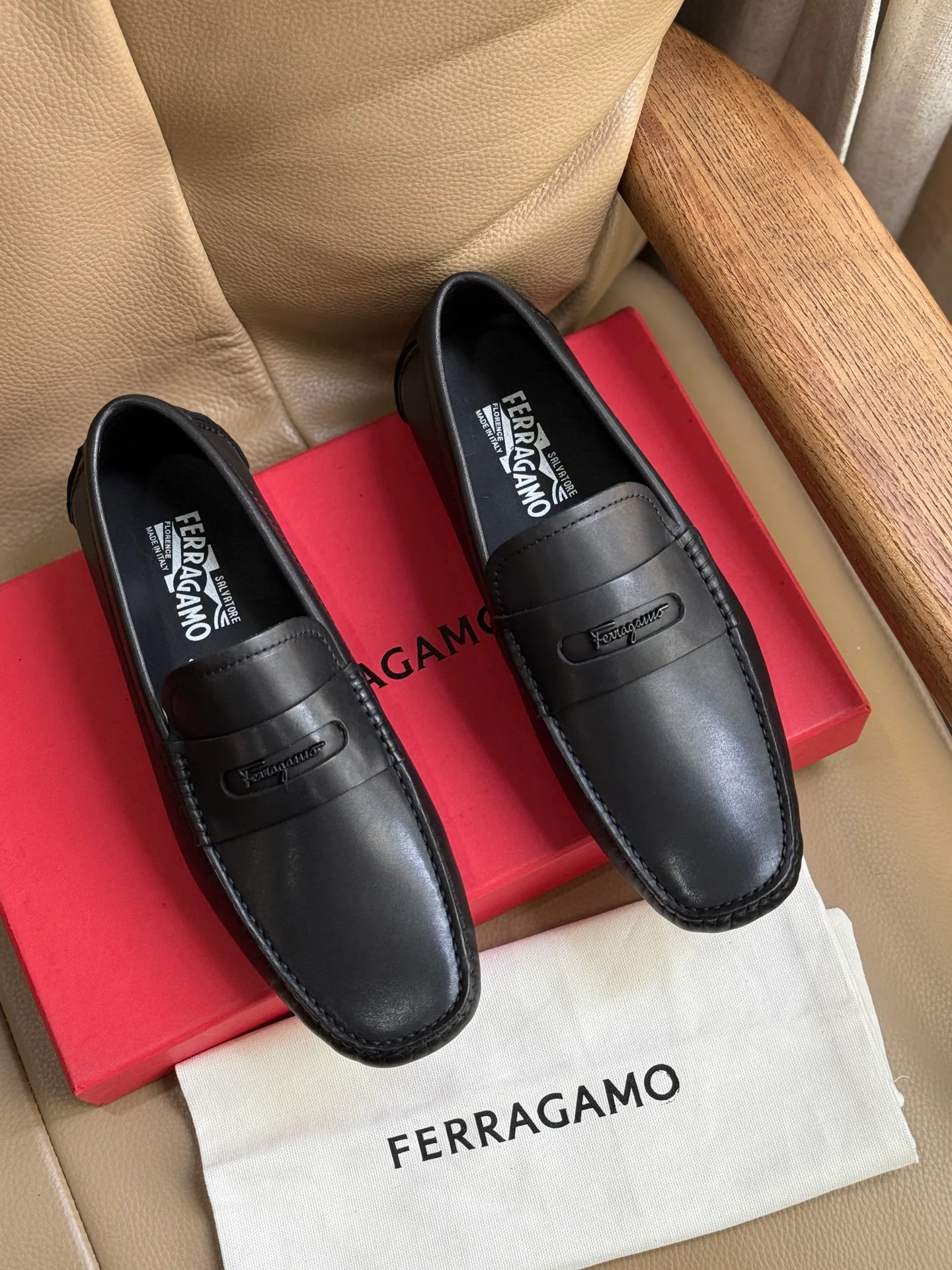 Men's Loafers And Dress Shoes SALVATORE FERRAGAMO 18117118