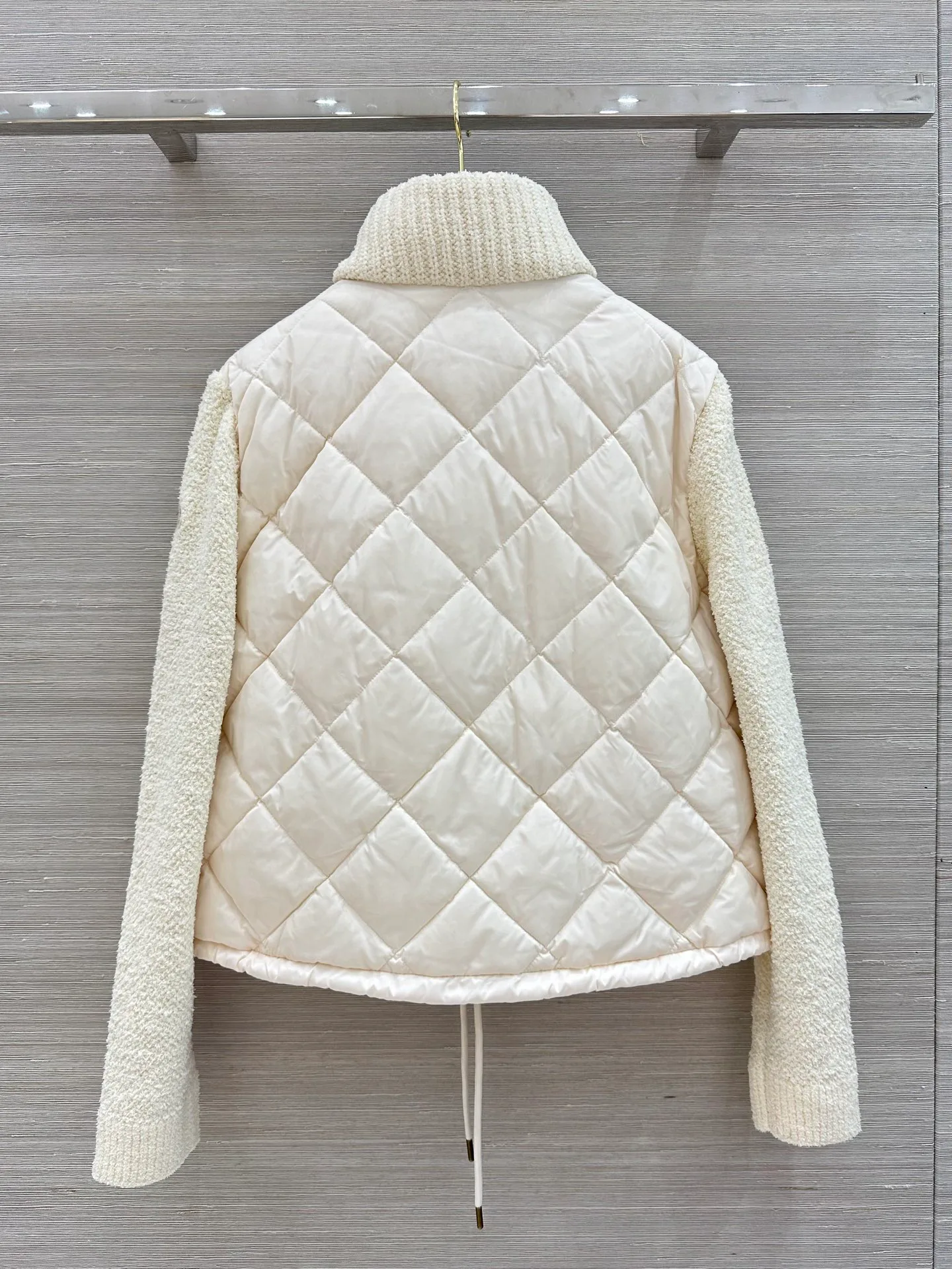 Women's Jackets And Down Jackets MONCLER 18175835