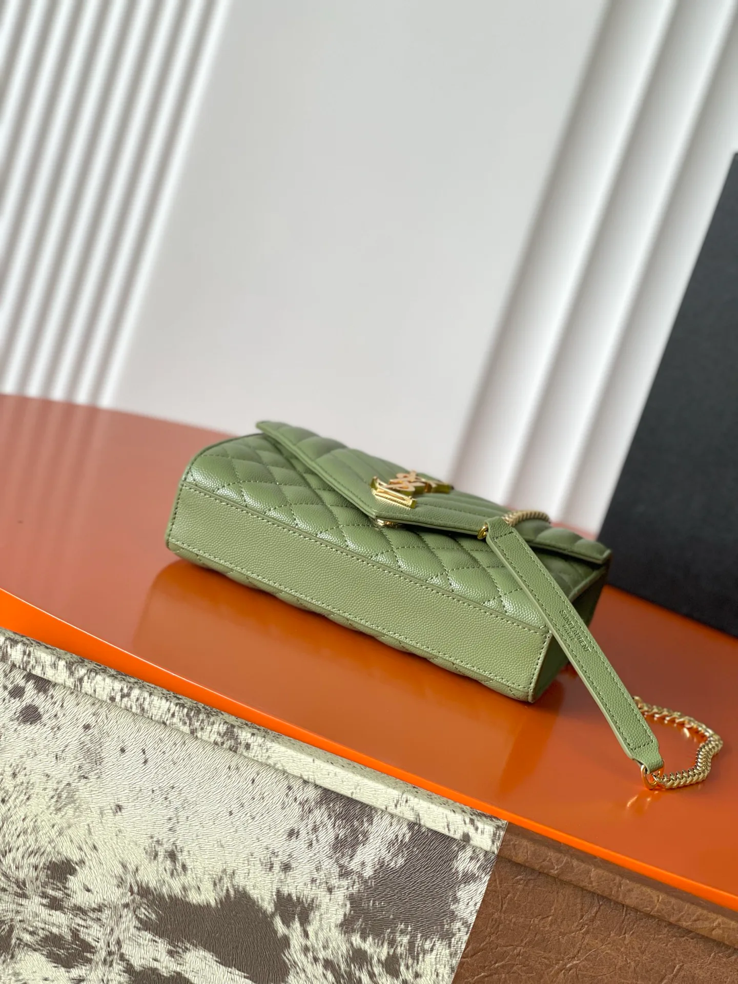 Классические Сумки Женские Saint Laurent 18610972