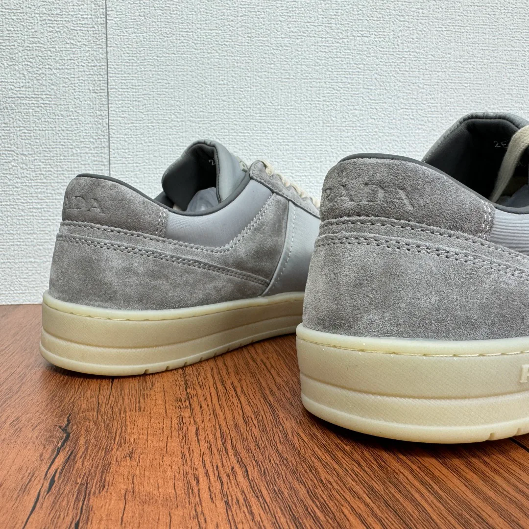 Кроссовки Мужские Prada 18633566