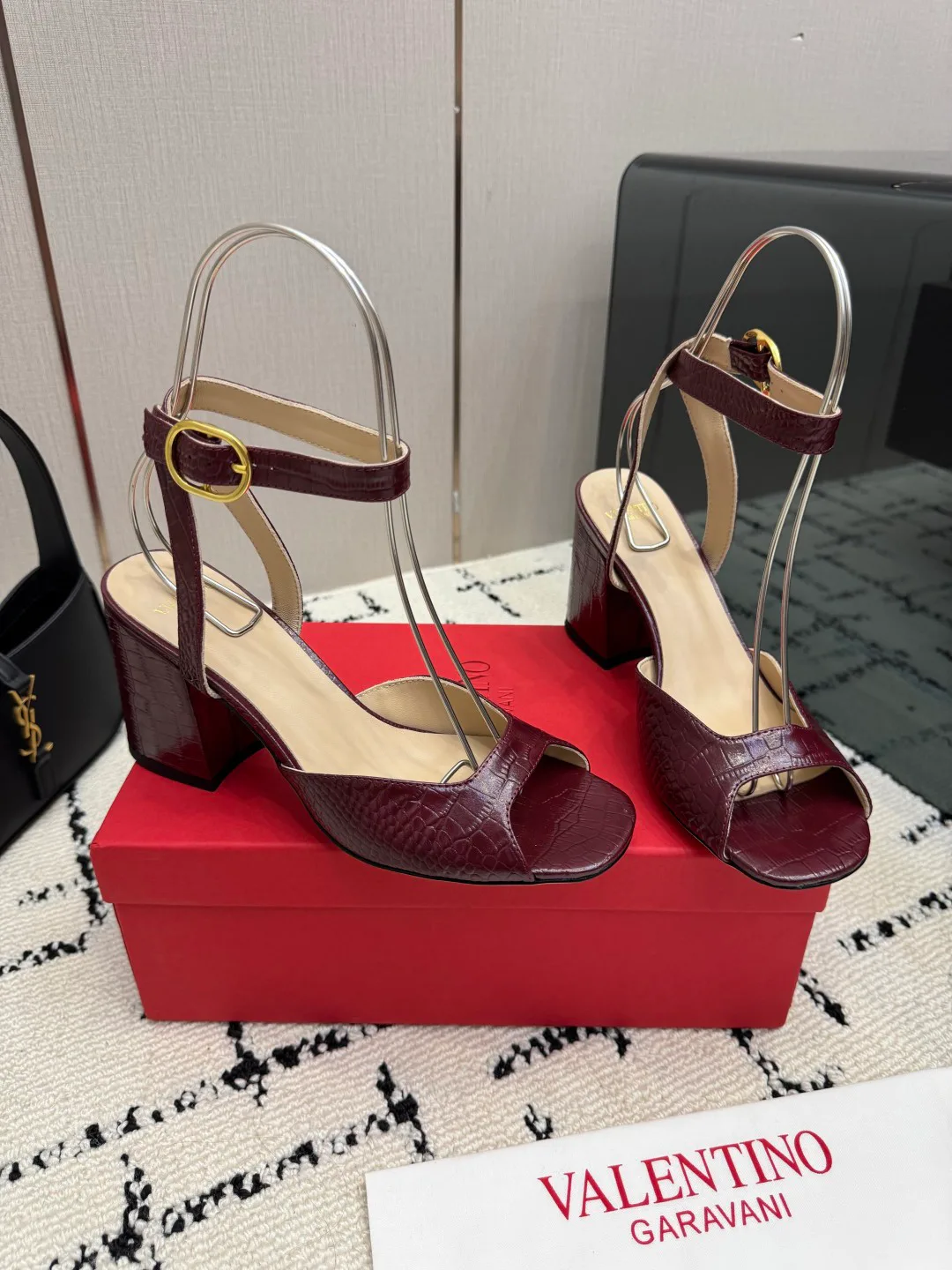 Women's Open-Toe Sandals VALENTINO 18048996