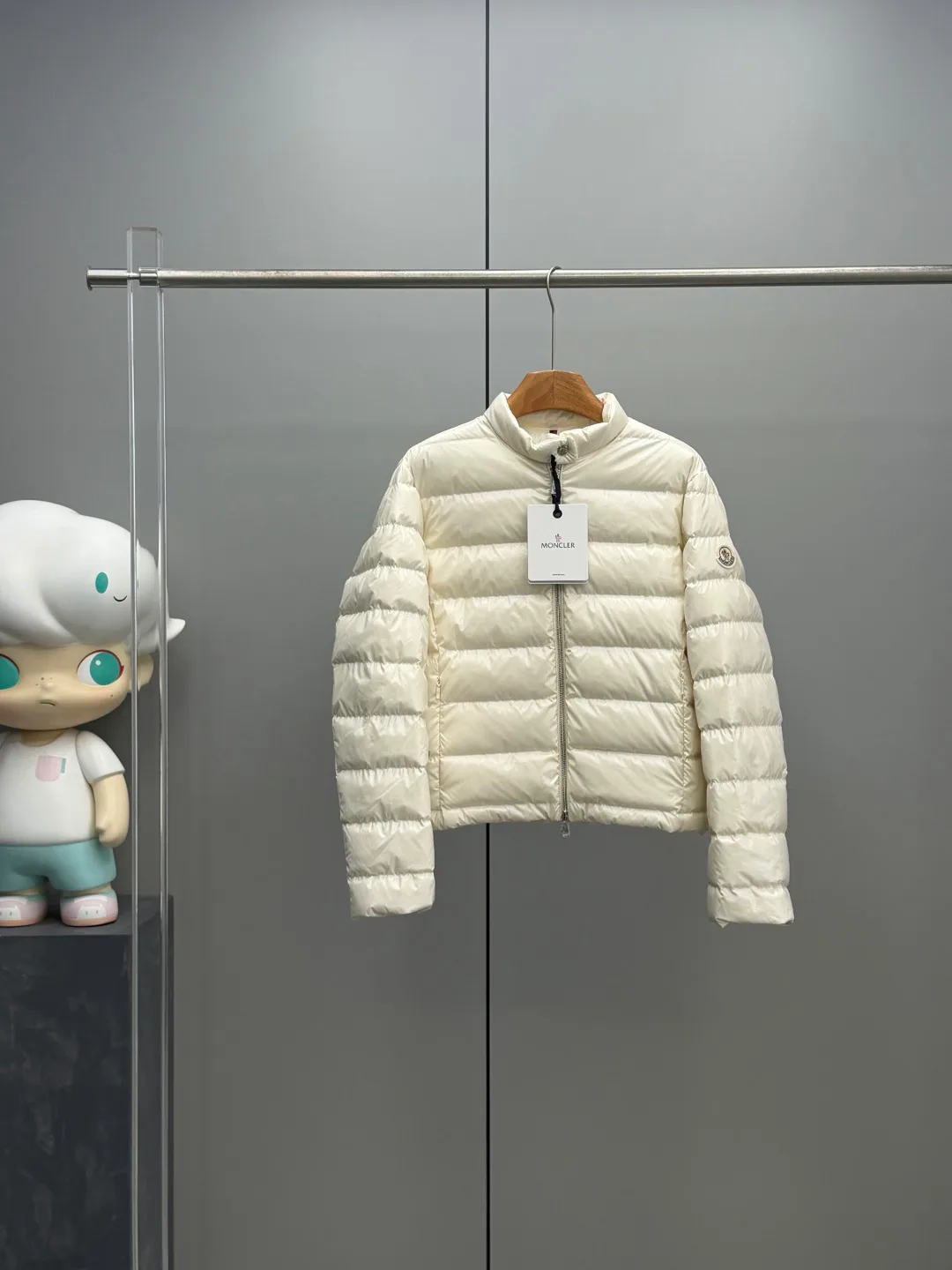 Women's Jackets And Down Jackets MONCLER 18016800