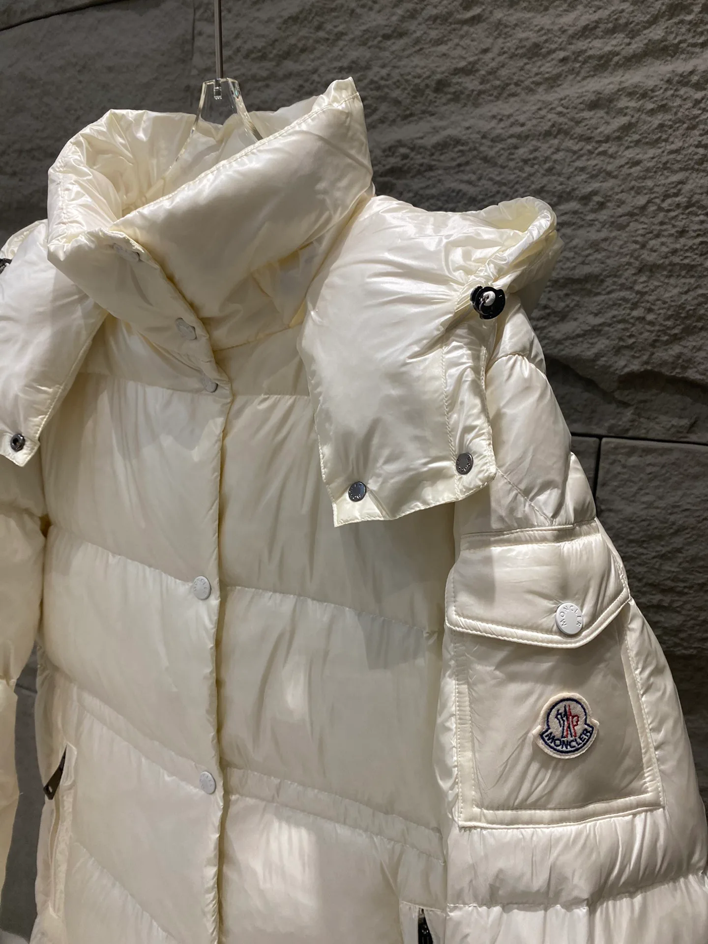 Women's Jackets And Down Jackets MONCLER 17964610