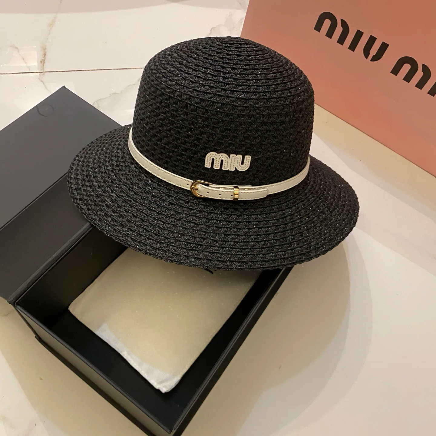 Hats MIU MIU 17498289