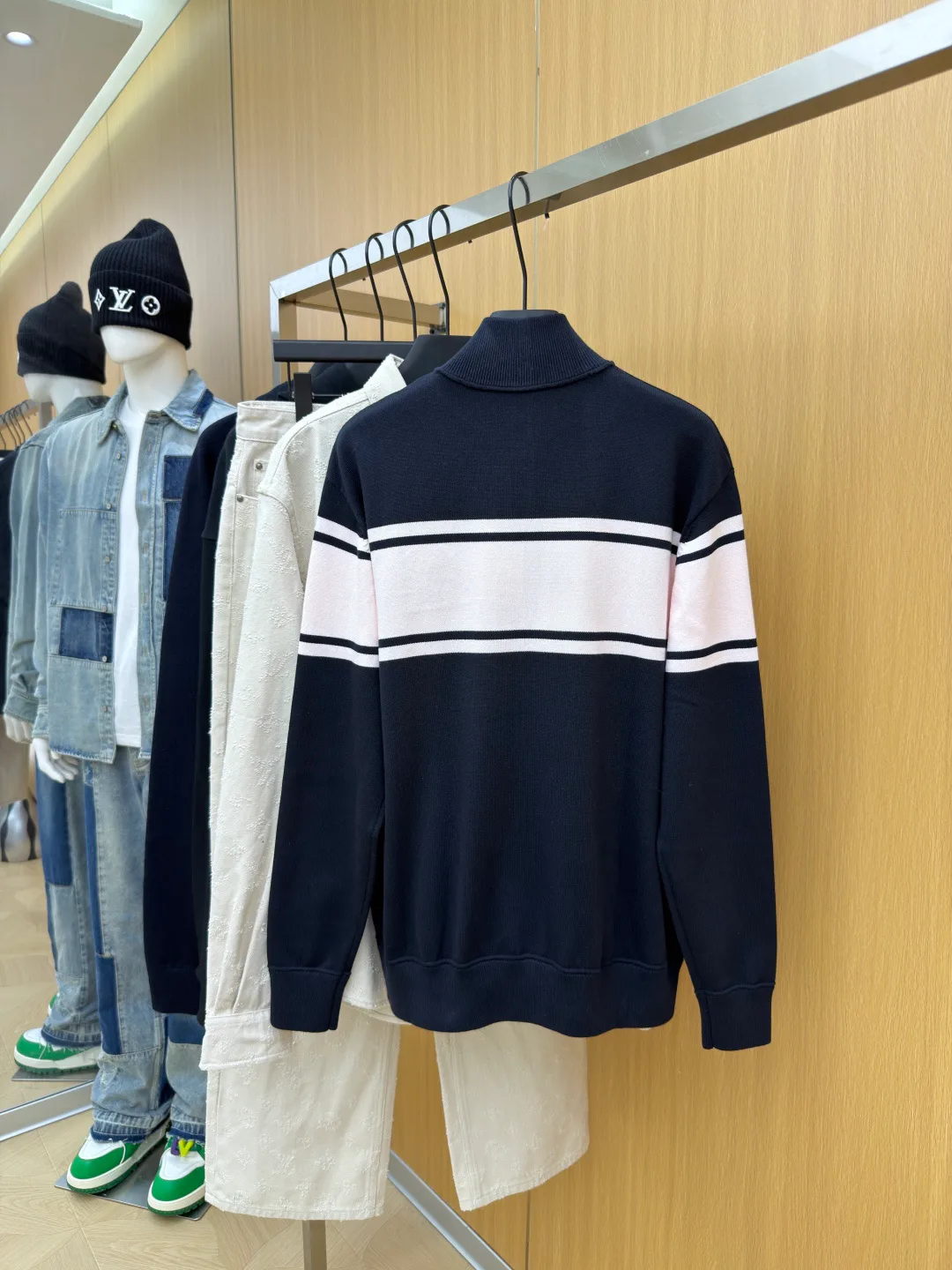 Men's Jackets And Down Jackets LOUIS VUITTON 17933377