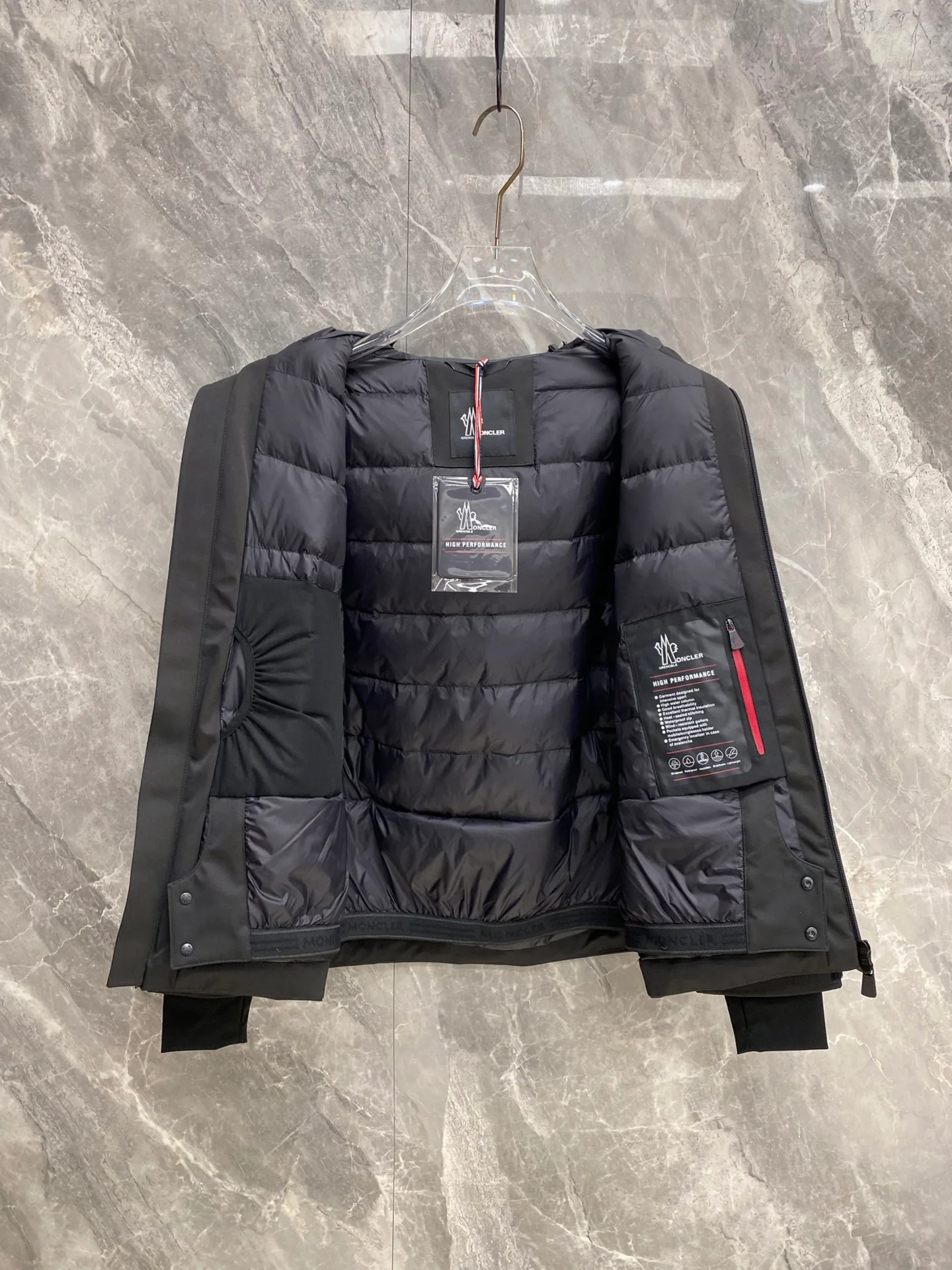 Women's Jackets And Down Jackets MONCLER 18348634