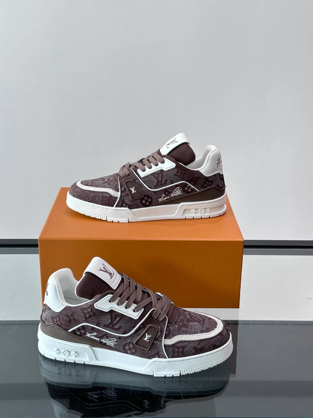 Women's Sneakers LOUIS VUITTON 17982450
