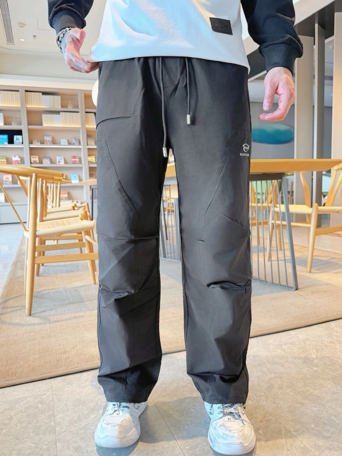 Men's Trousers BALENCIAGA 18345815