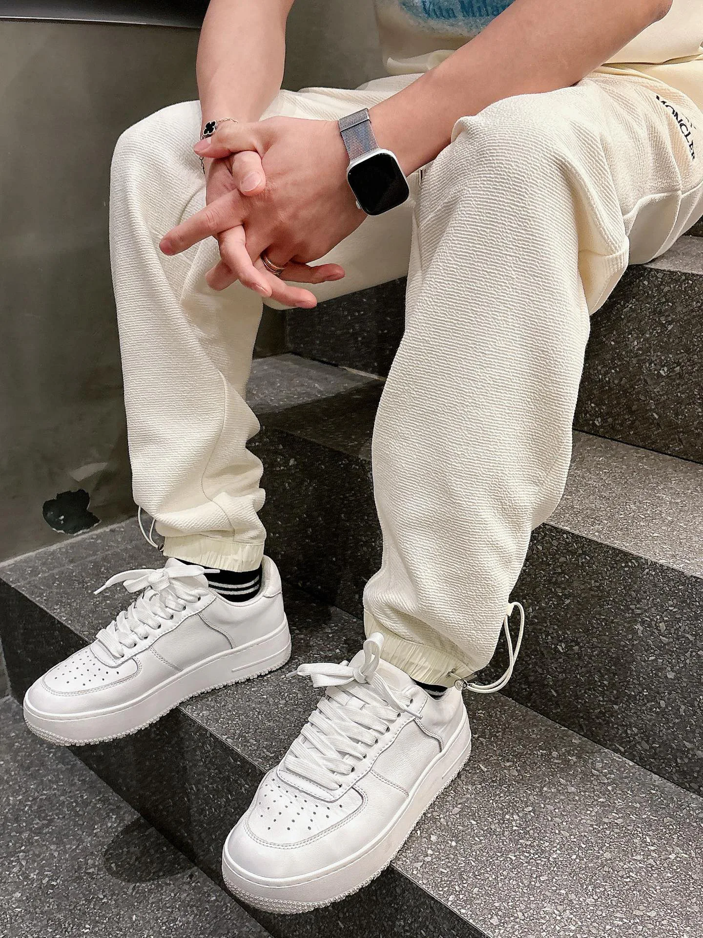 Брюки Мужские Moncler 18596893