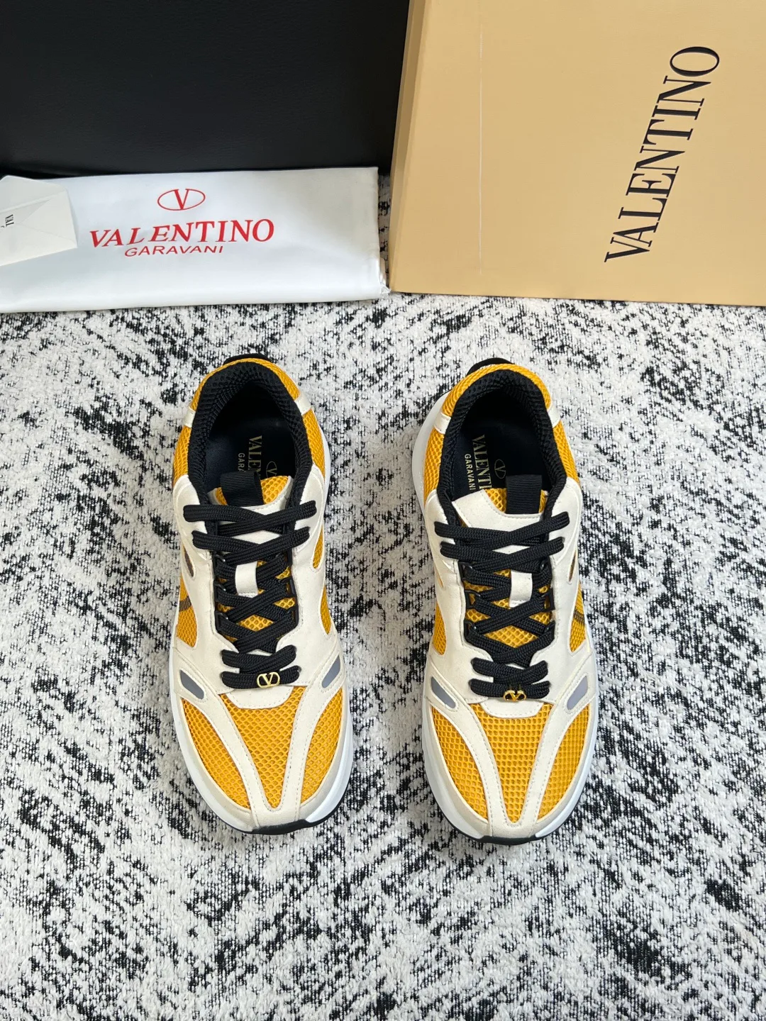 Men's Sneakers VALENTINO 17429903