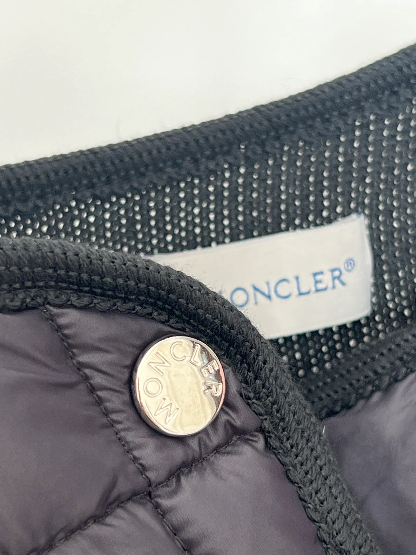 Women's Jackets And Down Jackets MONCLER 18416144