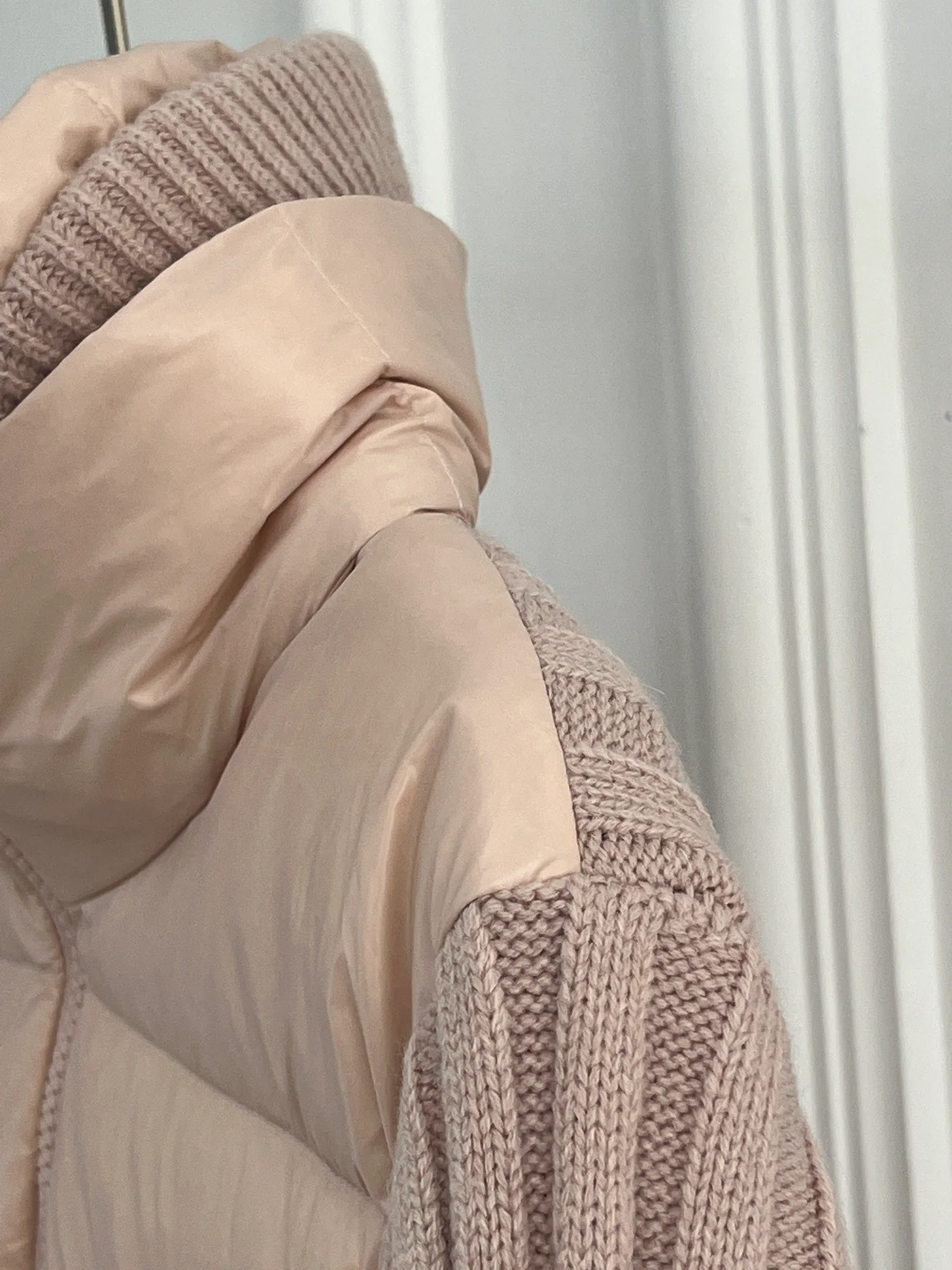 Women's Jackets And Down Jackets MONCLER 18416275