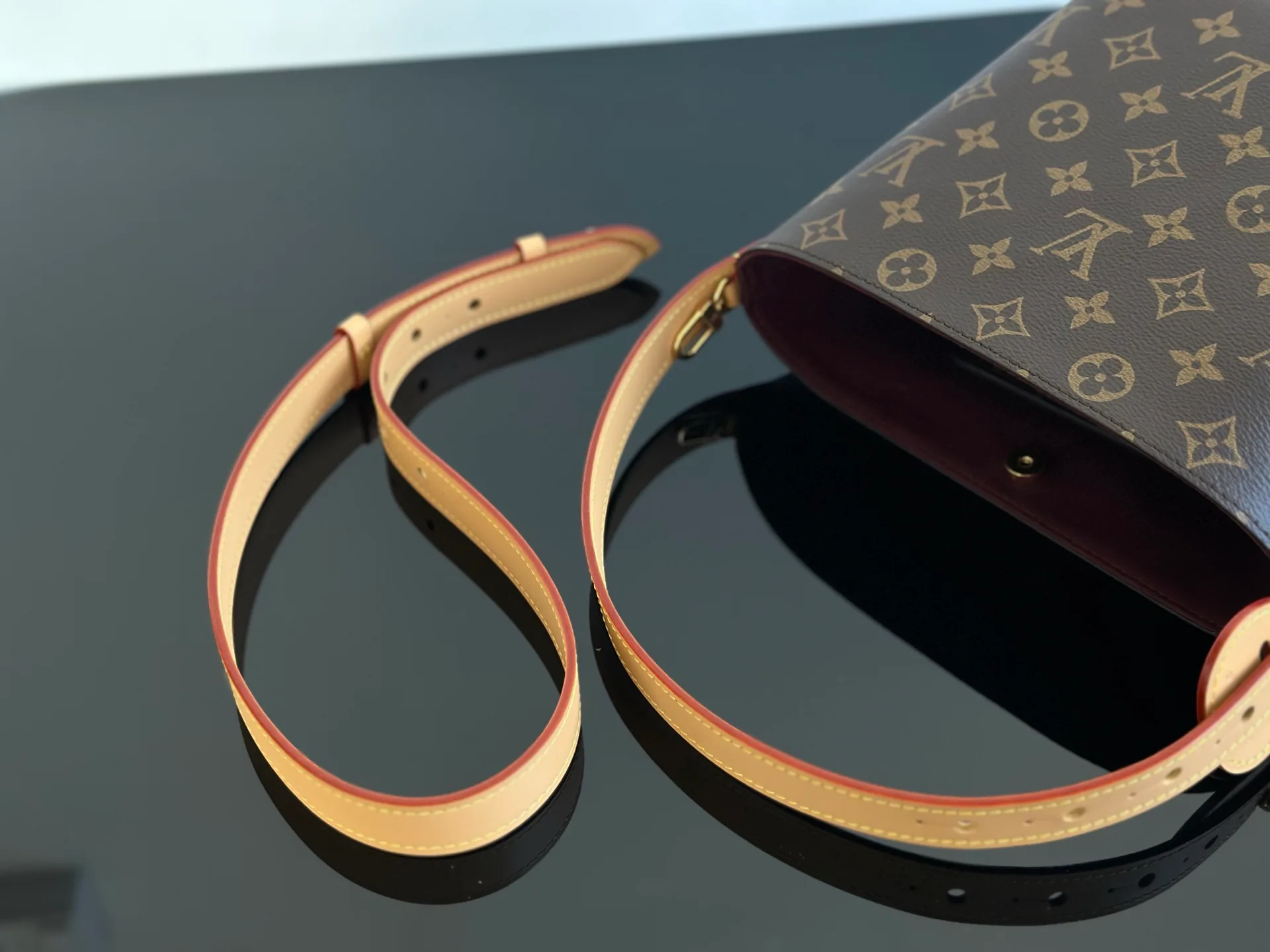 Women's Classic Handbags LOUIS VUITTON 18376559