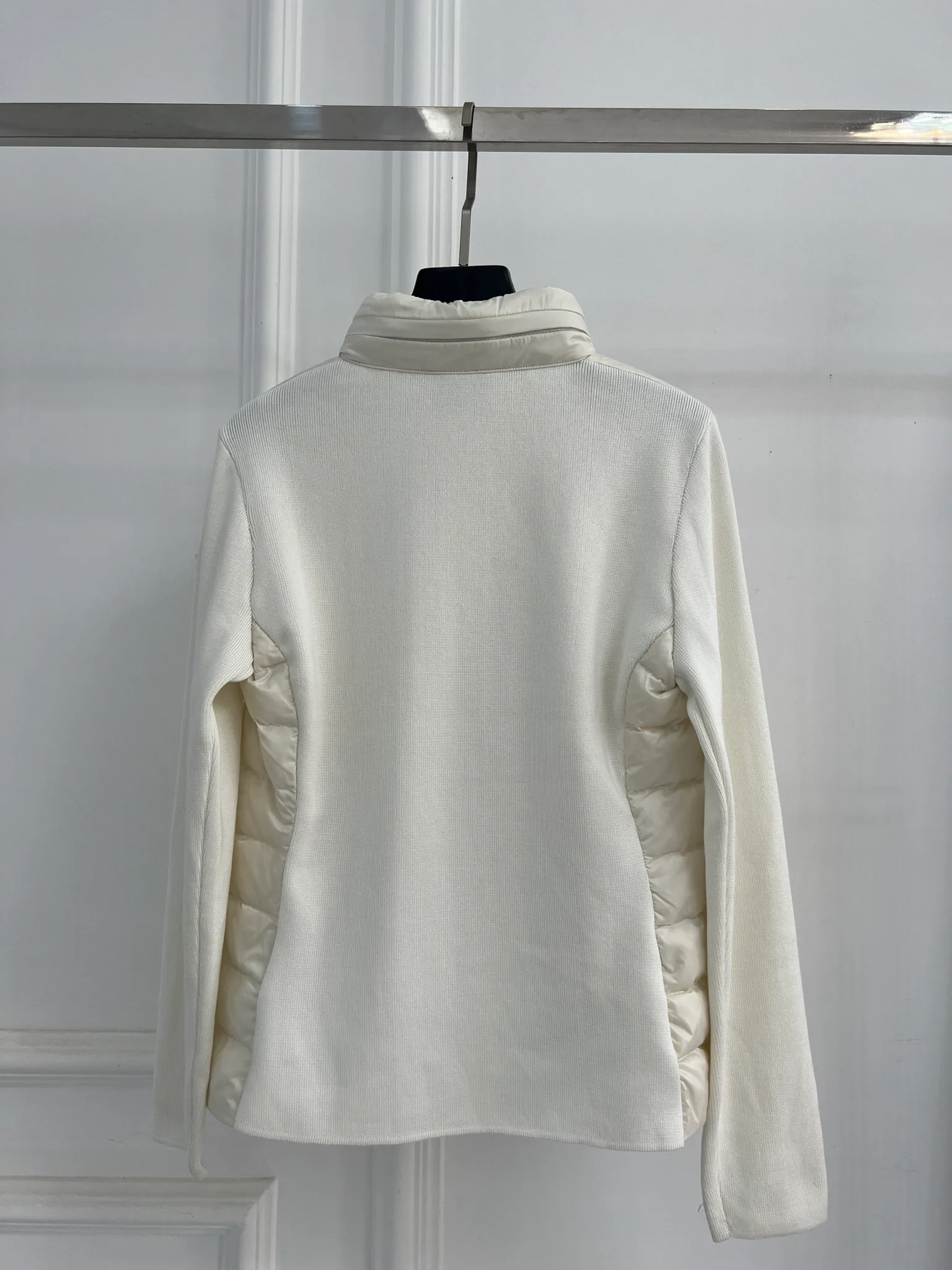 Women's Jackets And Down Jackets MONCLER 18416267
