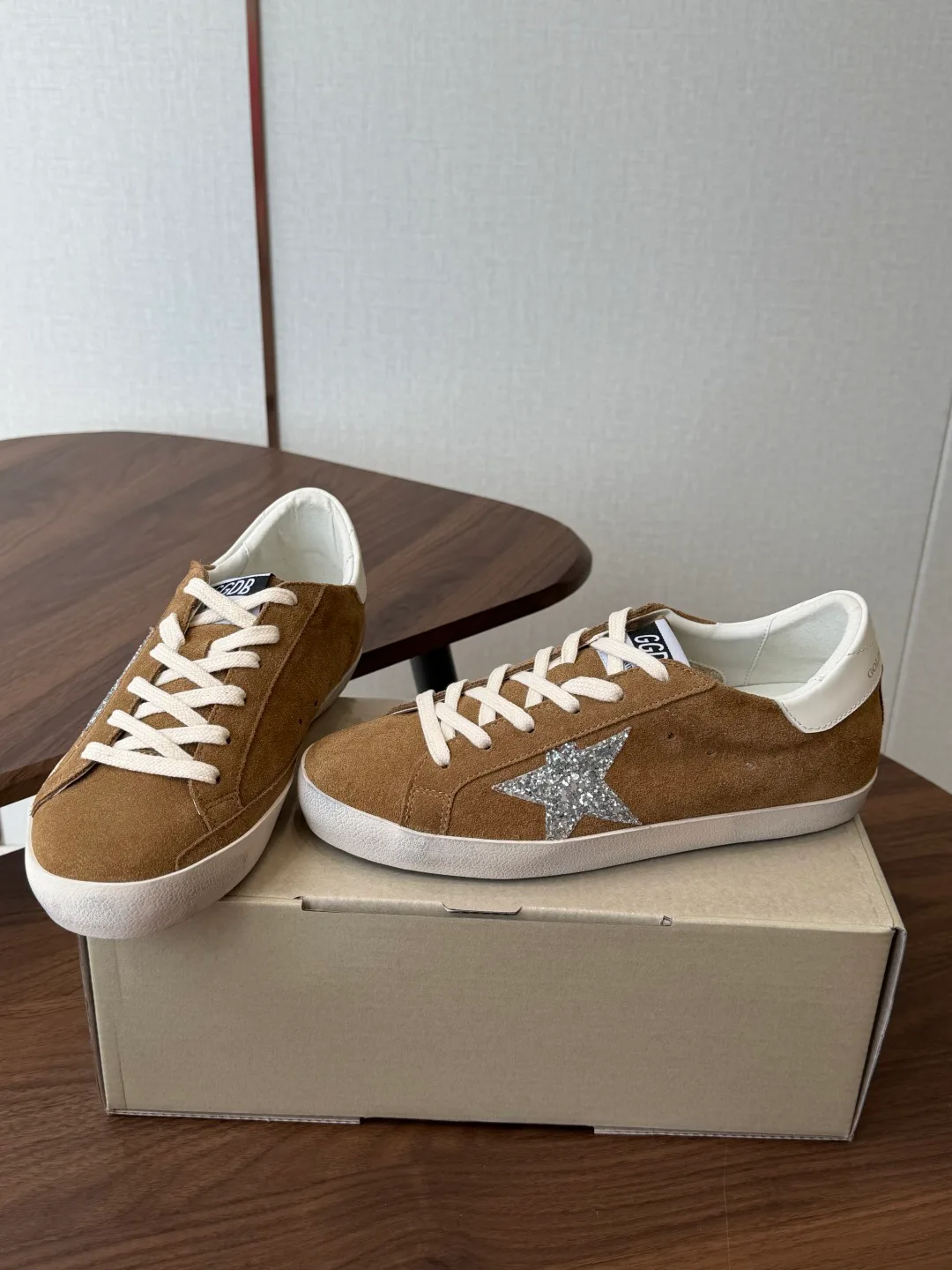 Women's Sneakers GOLDEN GOOSE 18146572