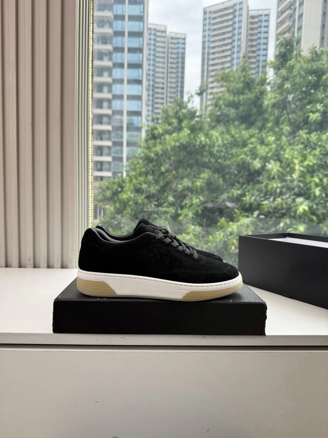 Women's Sneakers CHANEL 18053171