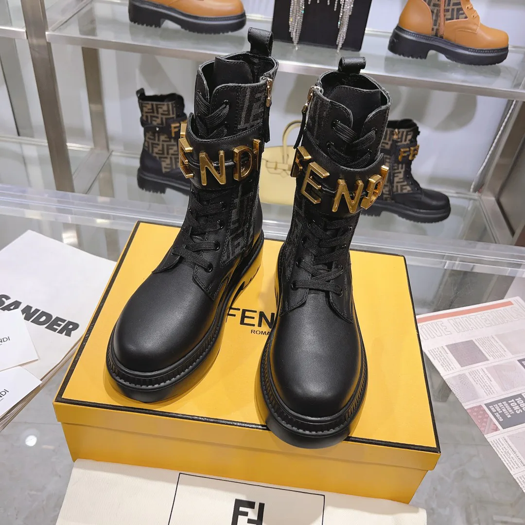 Women's Ankle Boots FENDI 18264016