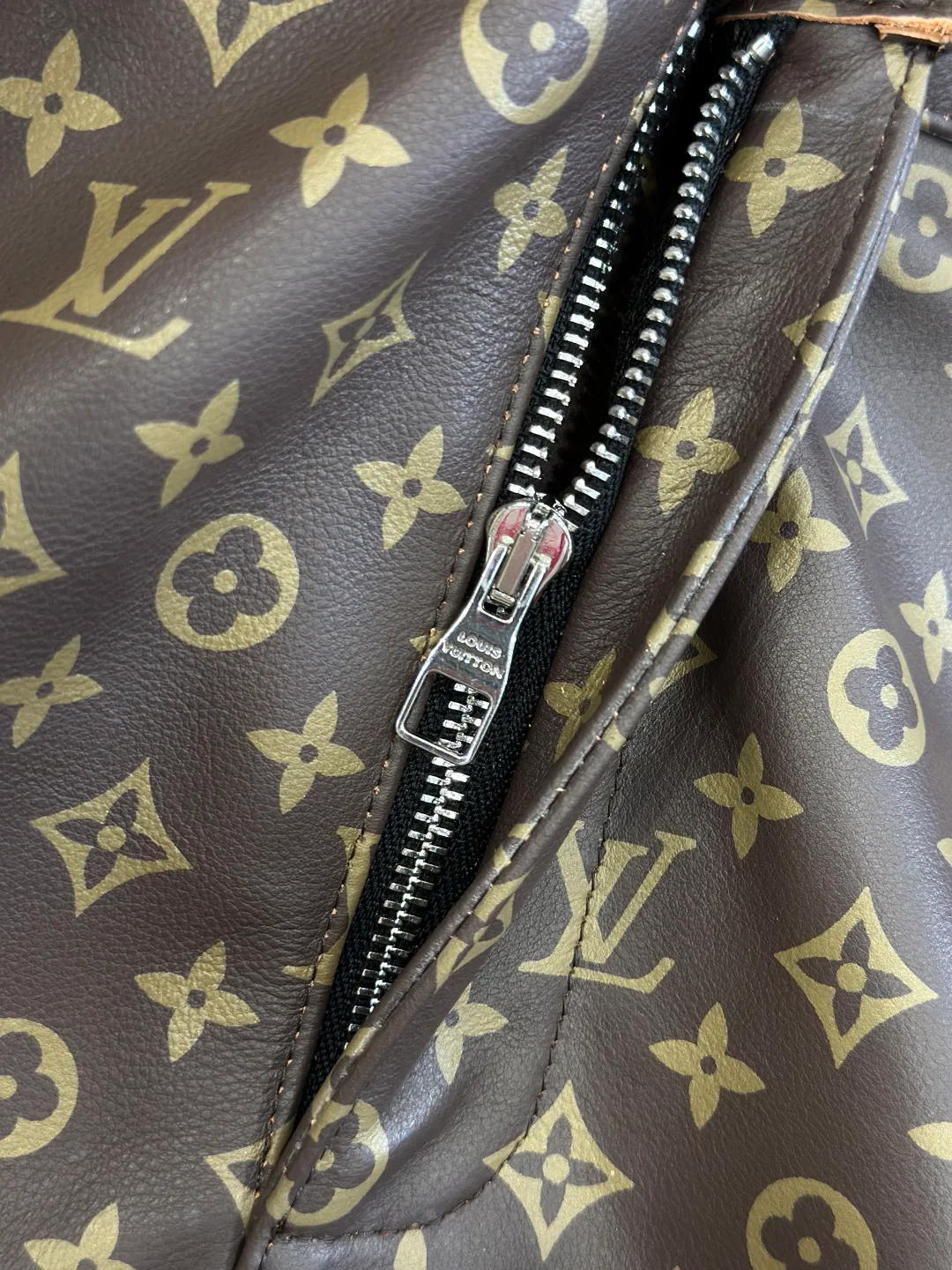 Men's Shorts LOUIS VUITTON 18153368