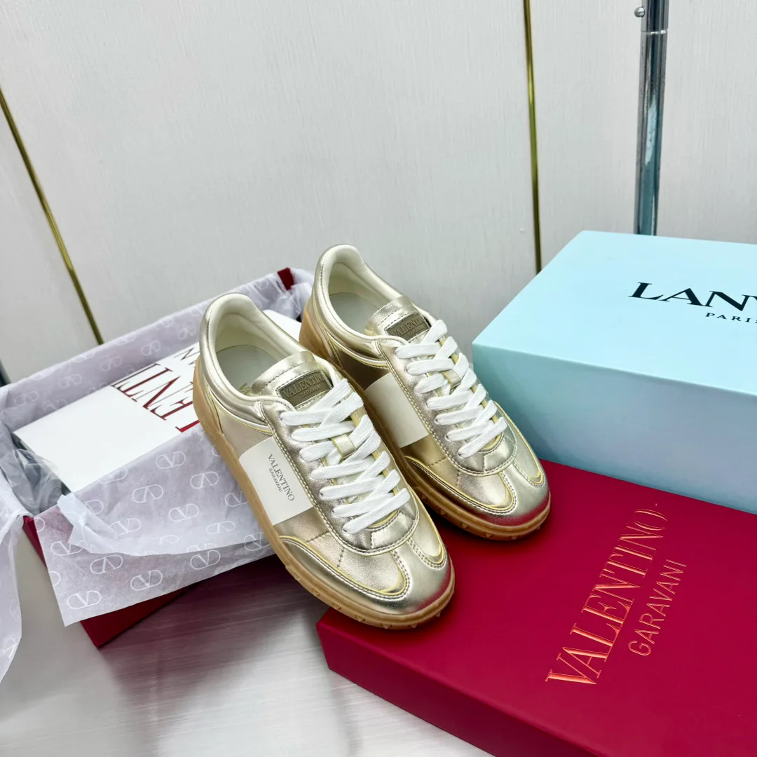 Women's Sneakers VALENTINO 17955030