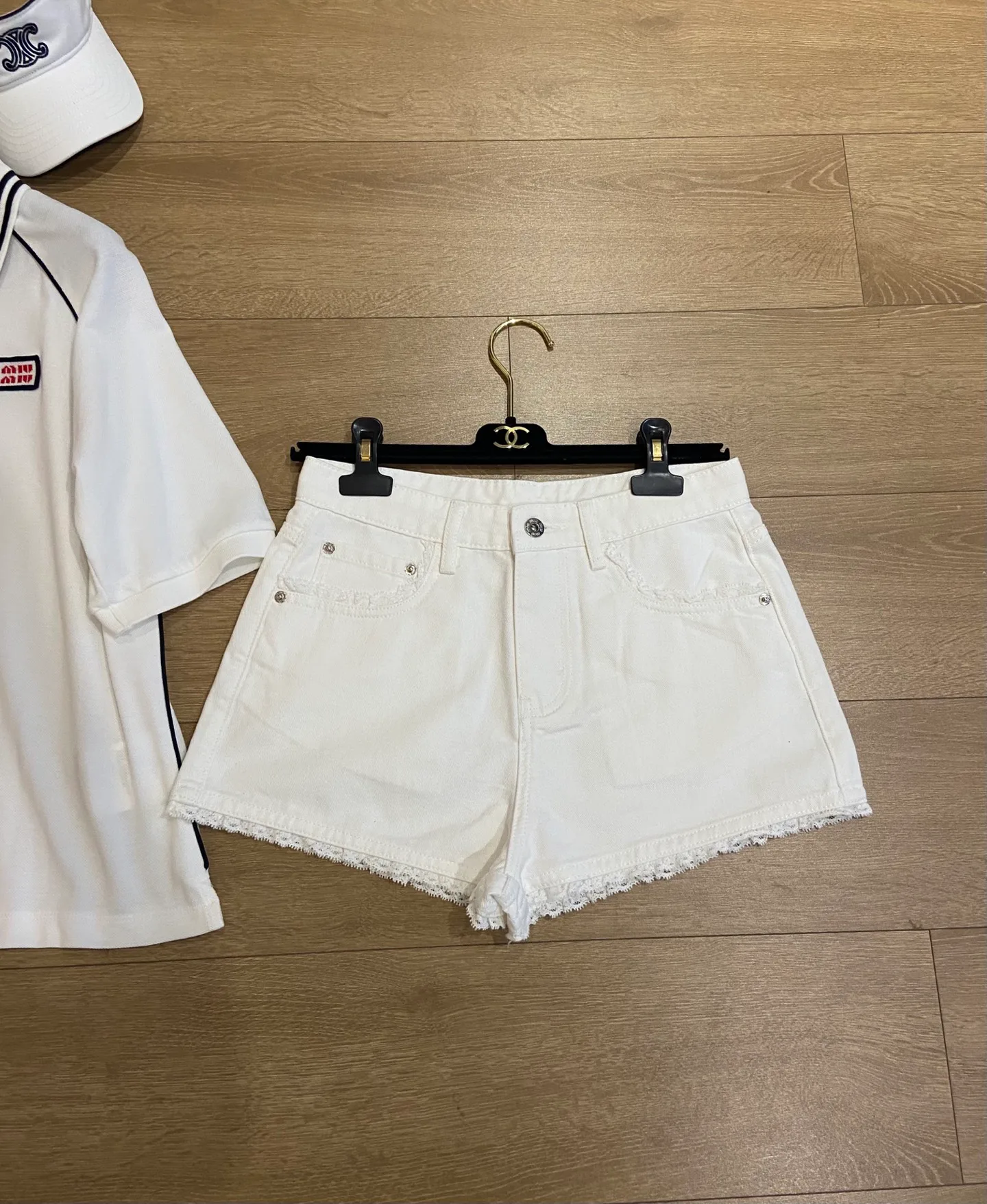 Women's Shorts MIU MIU 17222115