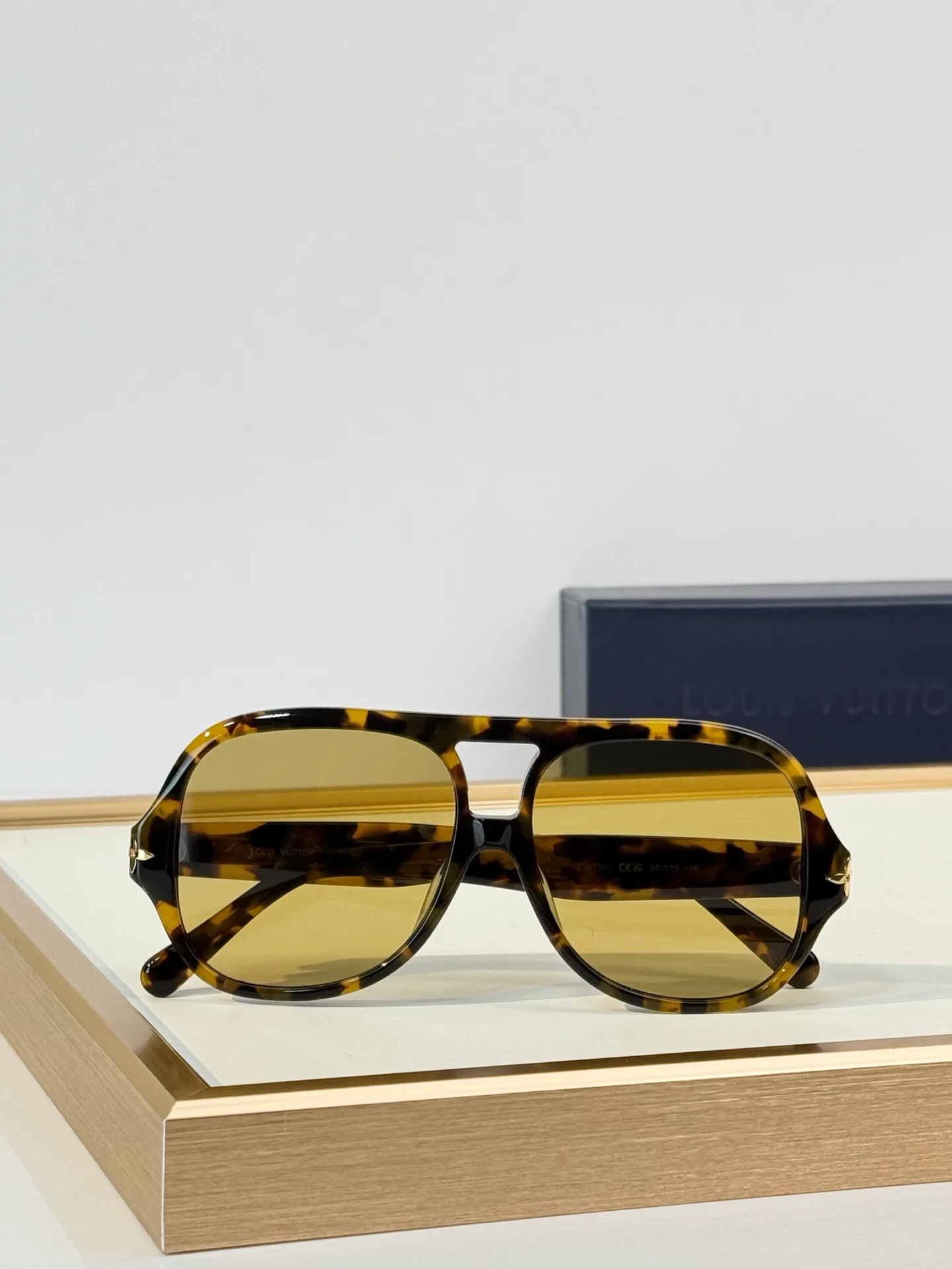 Glasses LOUIS VUITTON 18201387