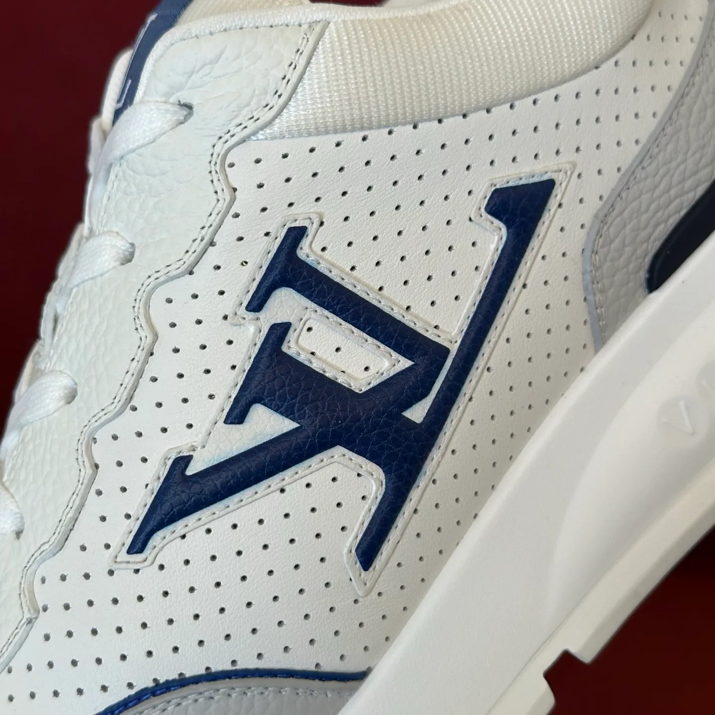 Men's Sneakers LOUIS VUITTON 17460365