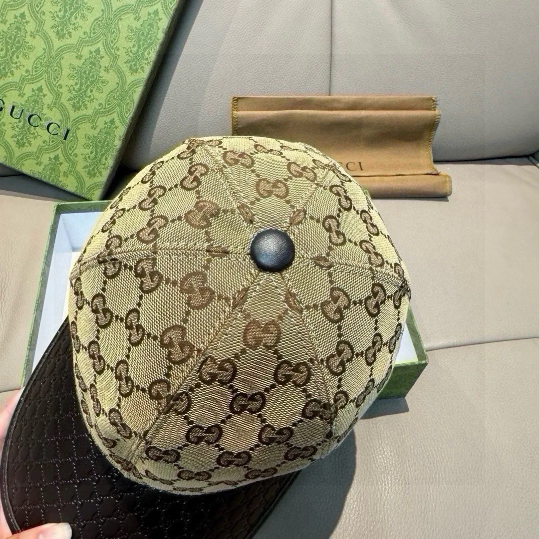 Hats GUCCI 17604837