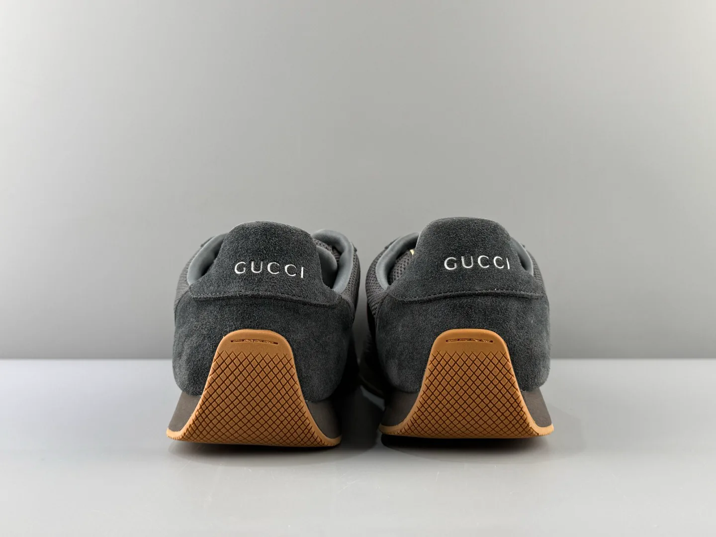 Кроссовки Женские Gucci 18583682
