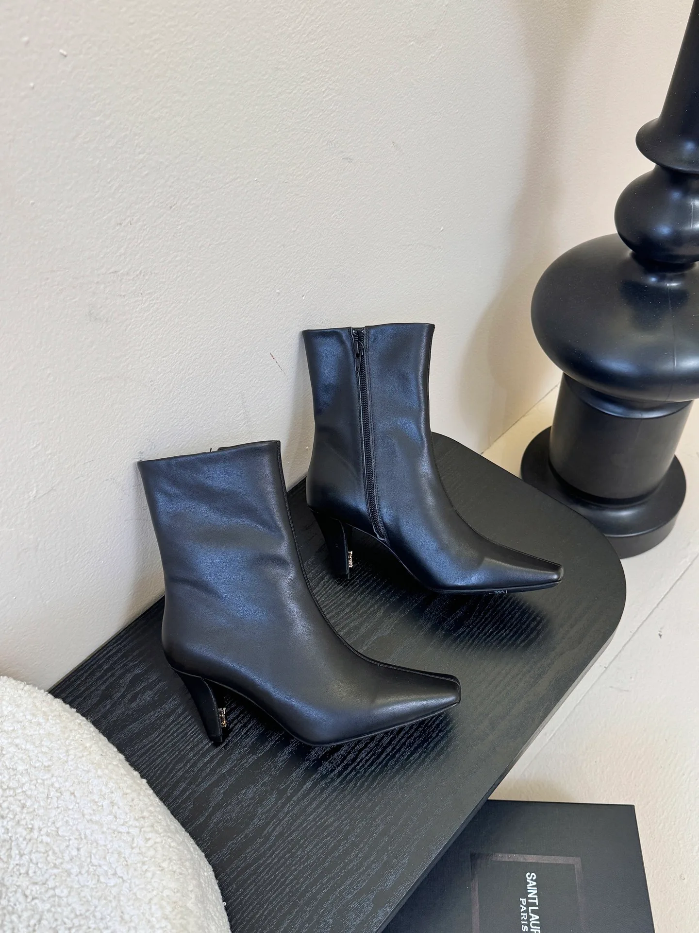 Women's Booties SAINT LAURENT 17802674