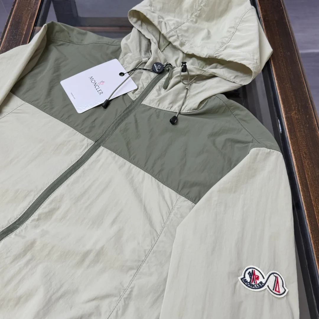 Men's Jackets And Down Jackets MONCLER 17286042