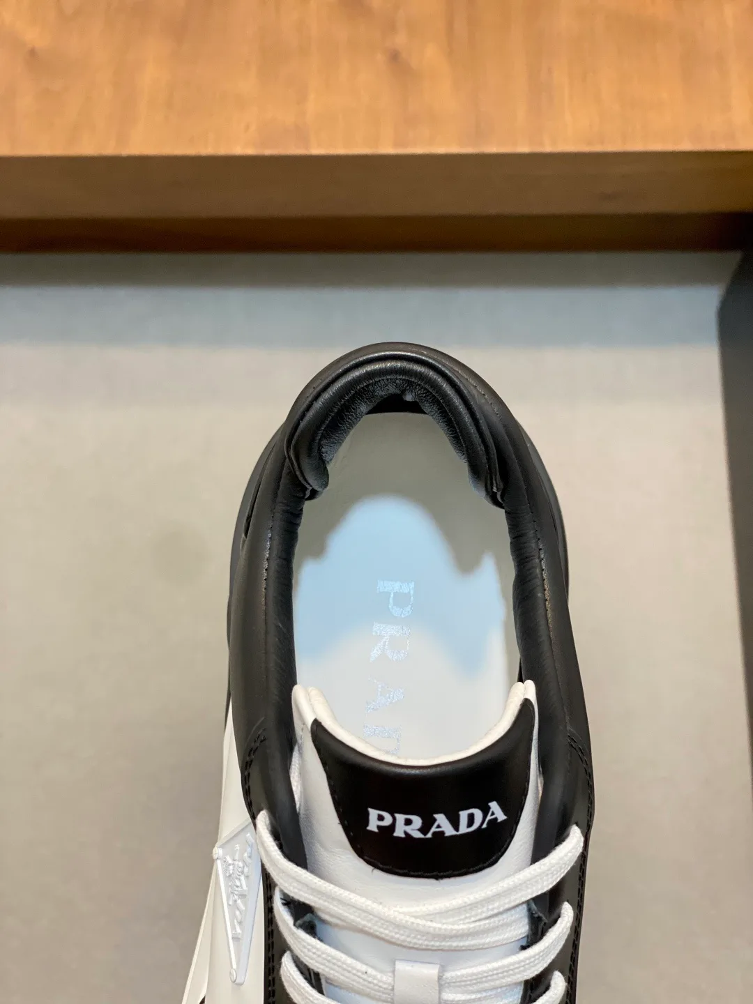 Men's Sneakers PRADA 18116636