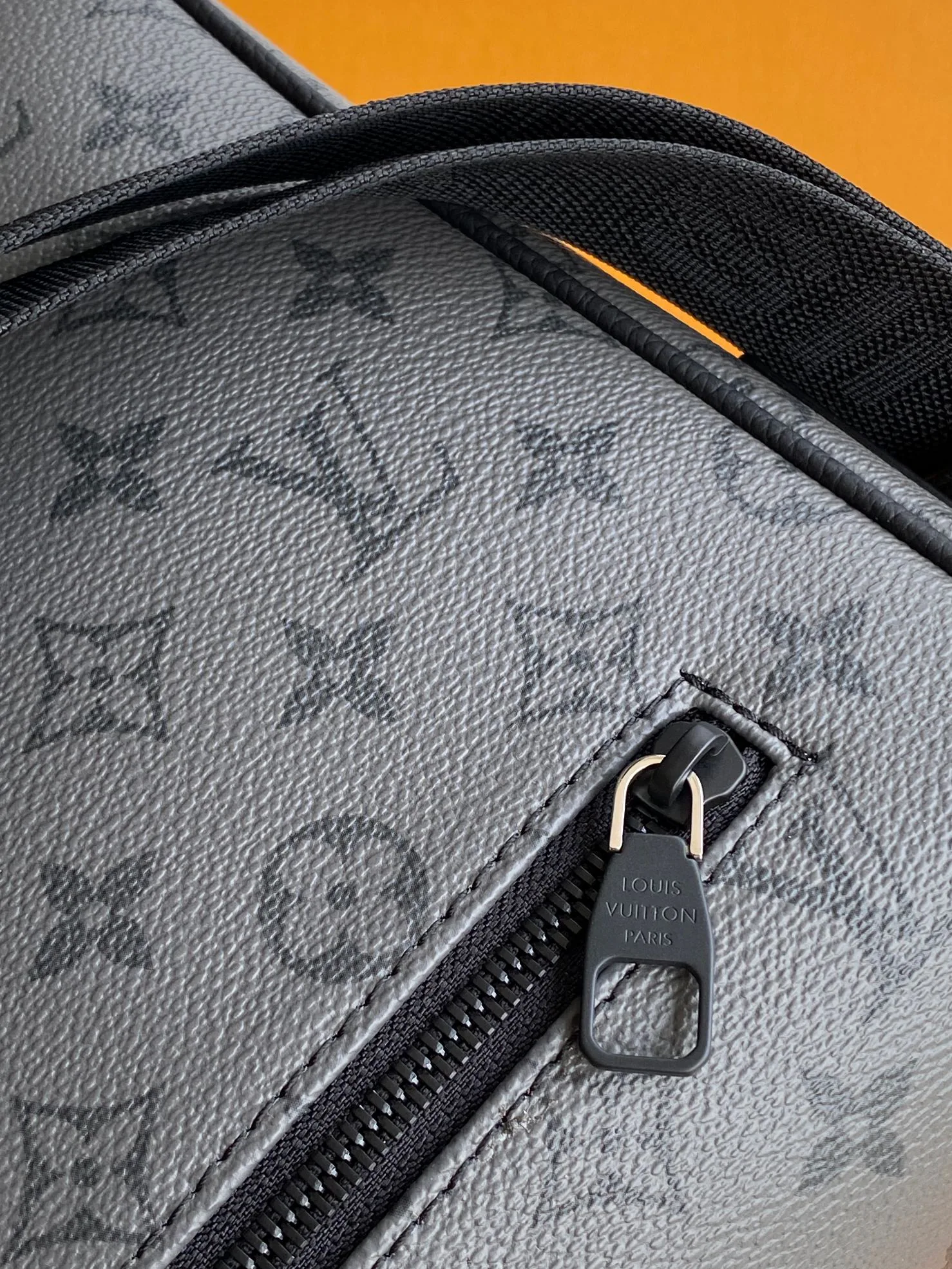 Women's Shoulder Bags LOUIS VUITTON 17949153