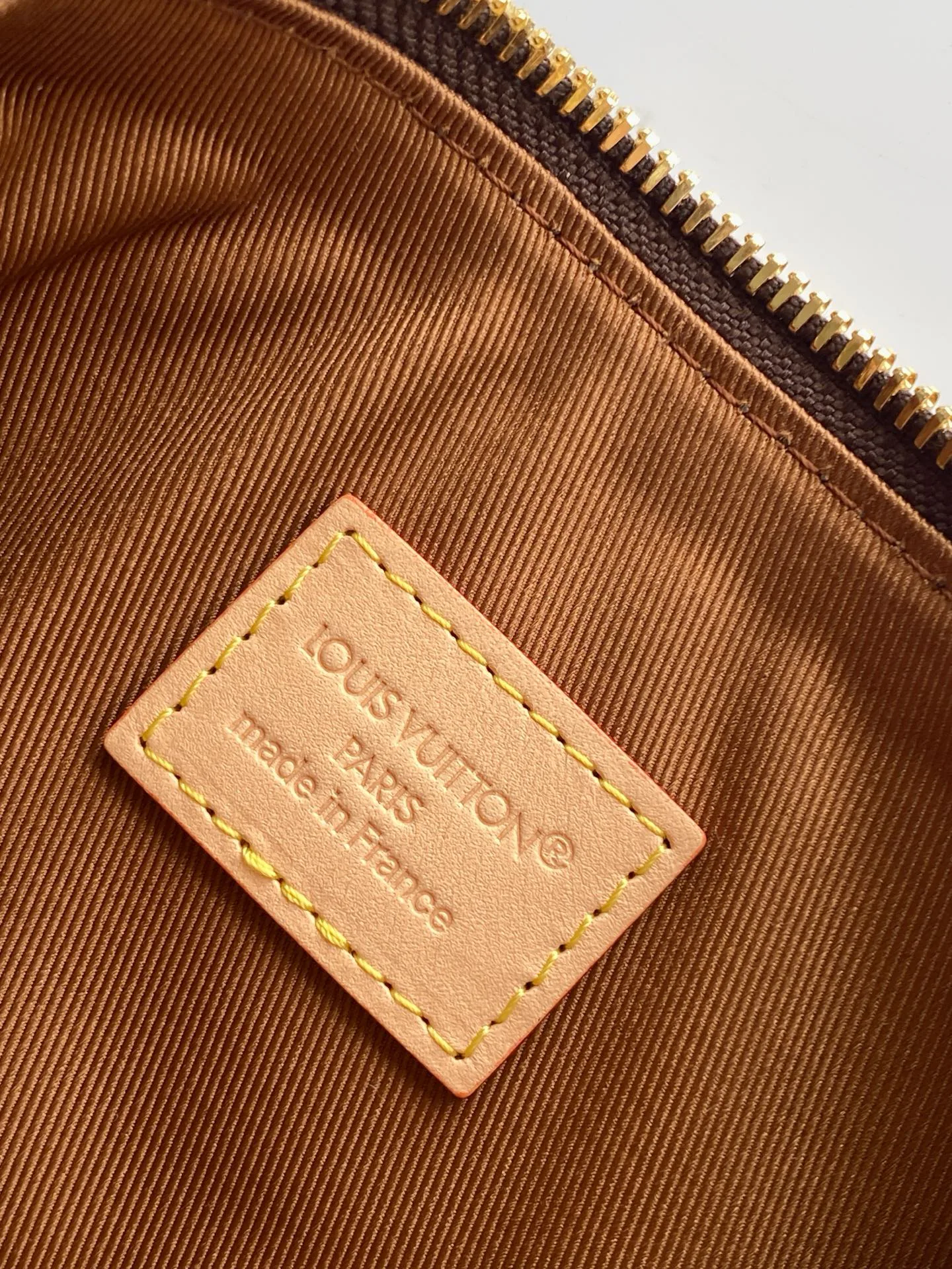 Women's Shoulder Bags LOUIS VUITTON 17428094