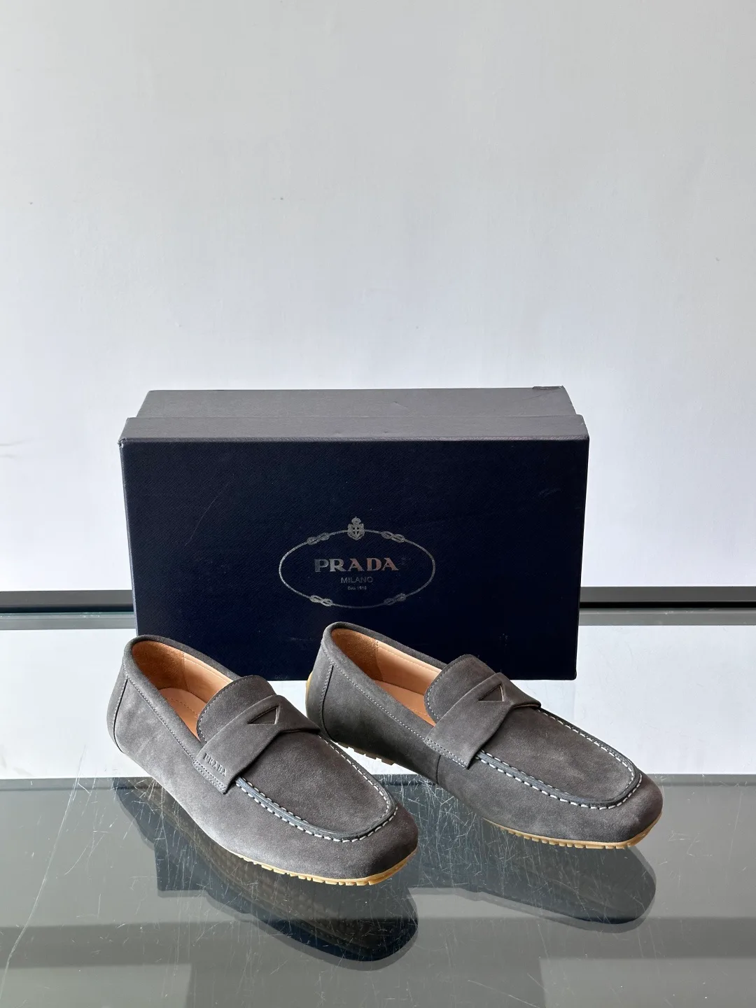 Men's Loafers And Dress Shoes PRADA 17447554