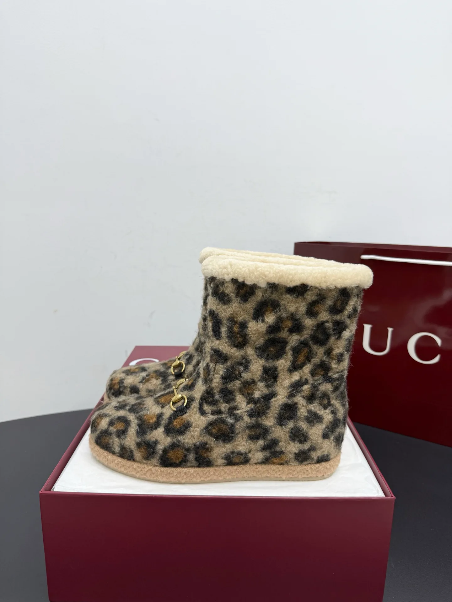 Women's Ugg Boots GUCCI 18393465