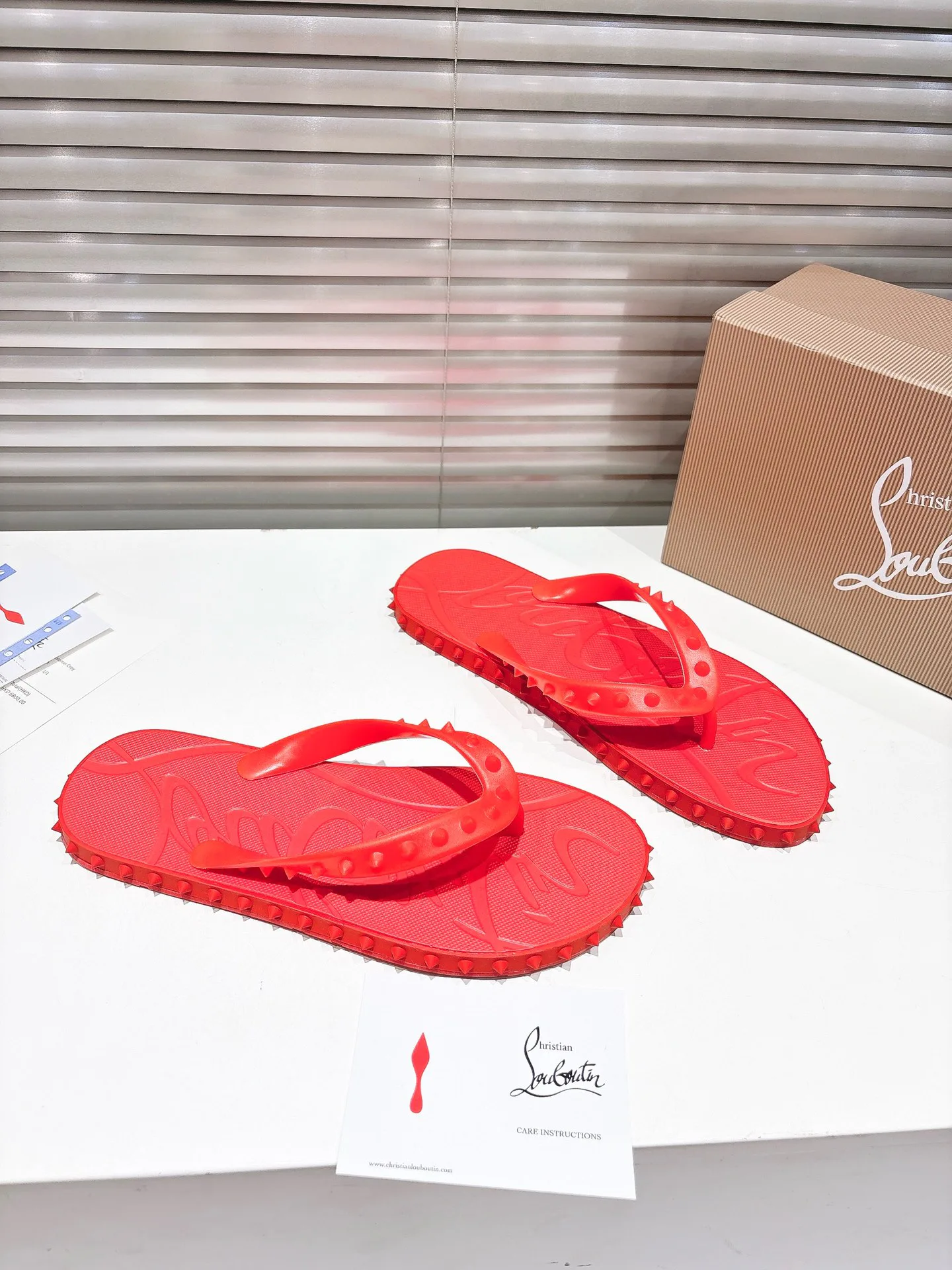 Women's Flip-Flops CHRISTIAN LOUBOUTIN 17604586