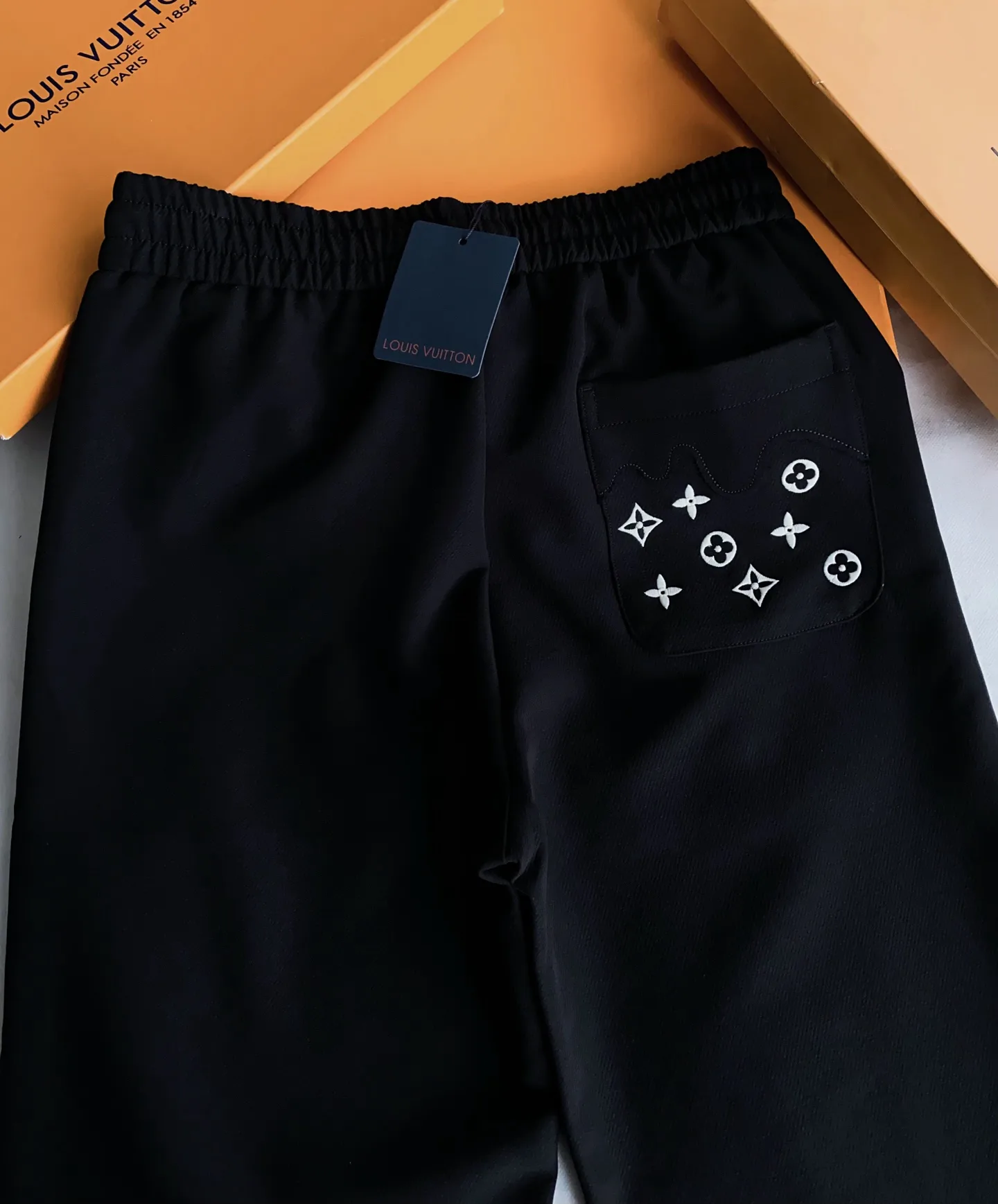 Men's Trousers LOUIS VUITTON 18469102