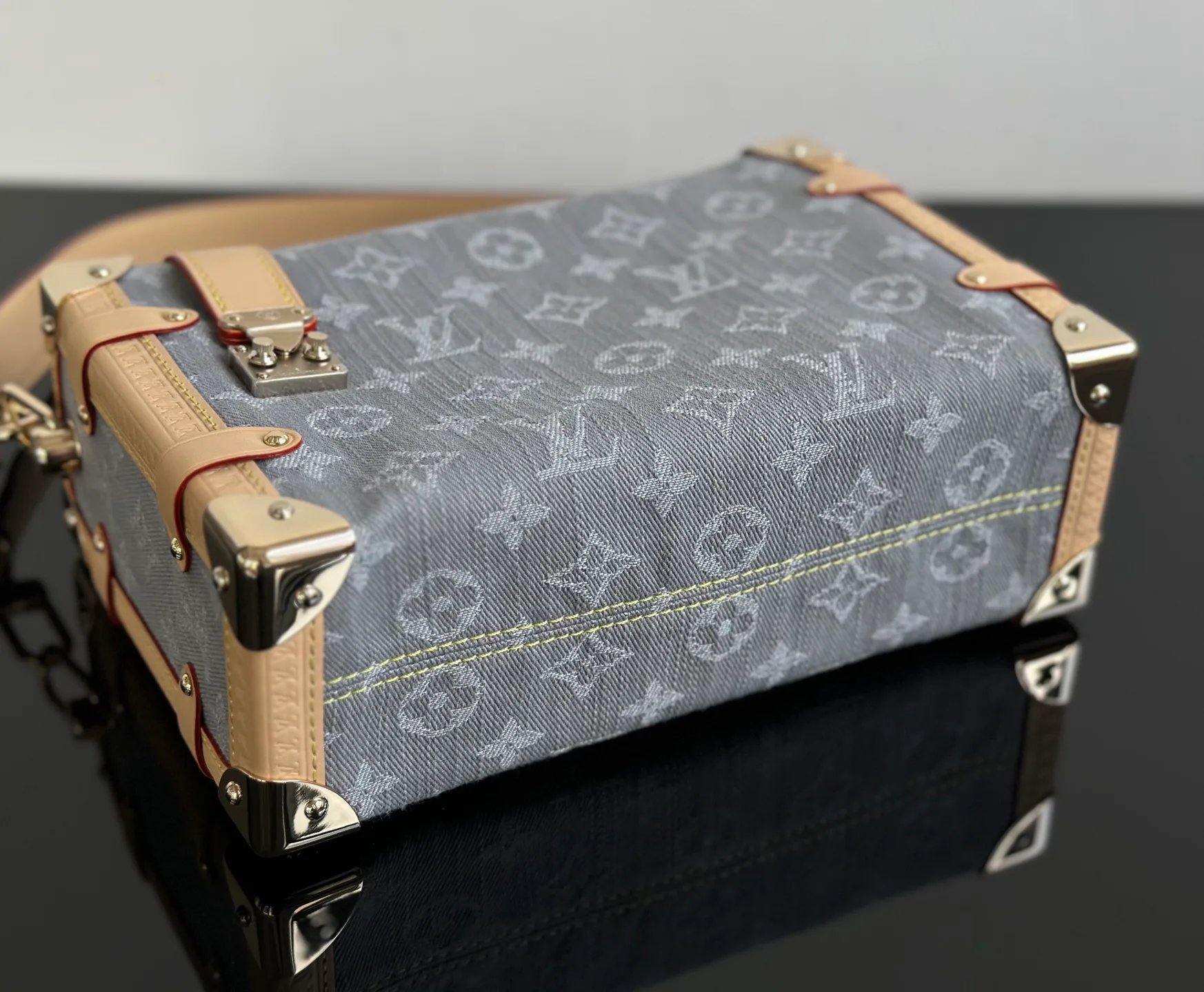 Women's Classic Handbags LOUIS VUITTON 18376409