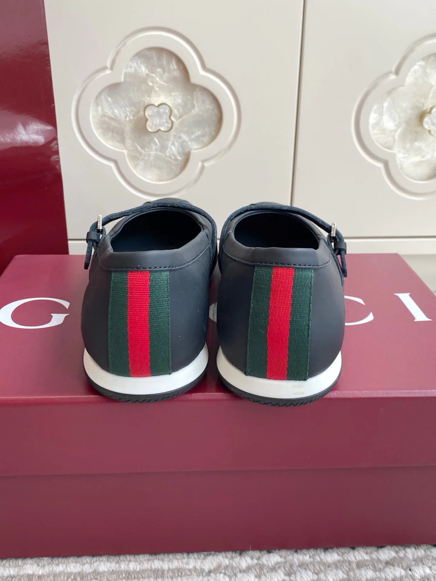 Women's Ballet Flats GUCCI 17525734