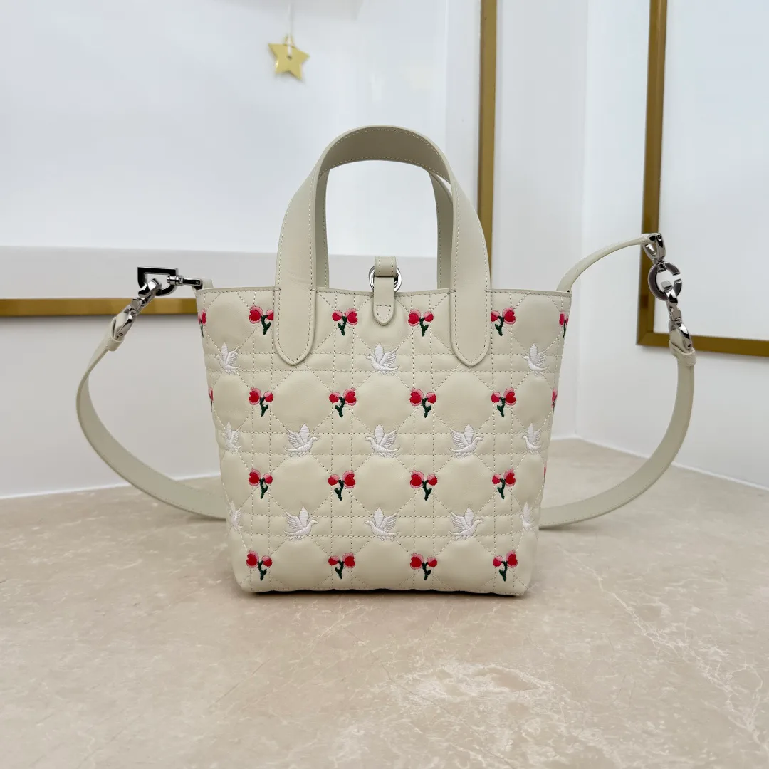 Women's Classic Handbags CHRISTIAN DIOR 17841435